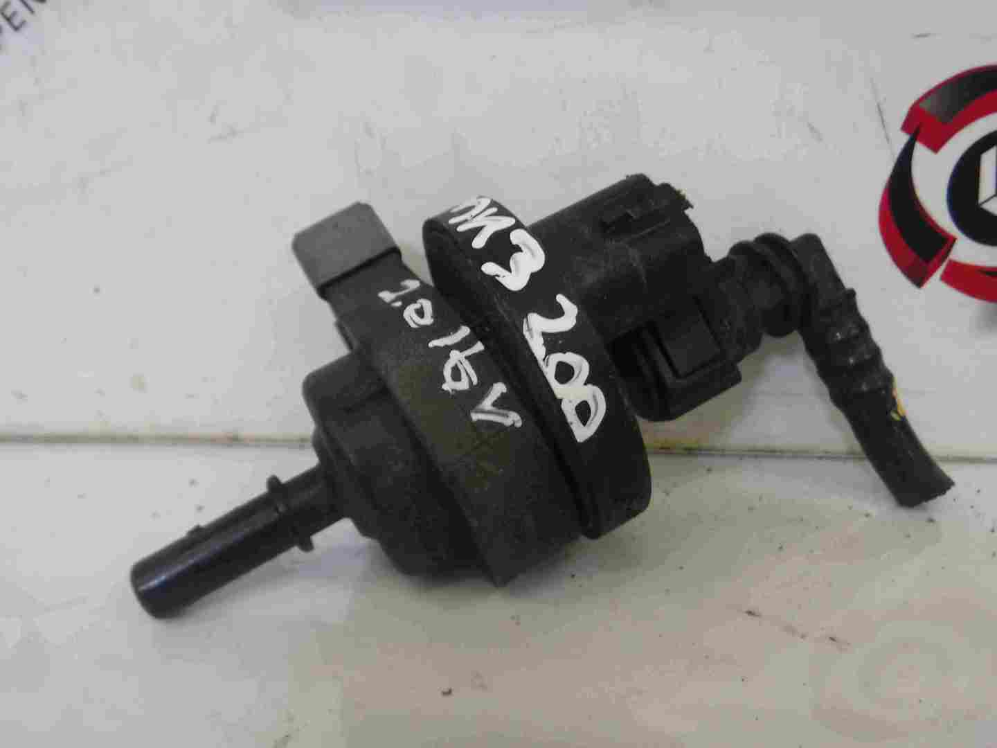 Renault Clio Sport 2009-2012 197 200 Carbon Canister Fuel Breather Valve