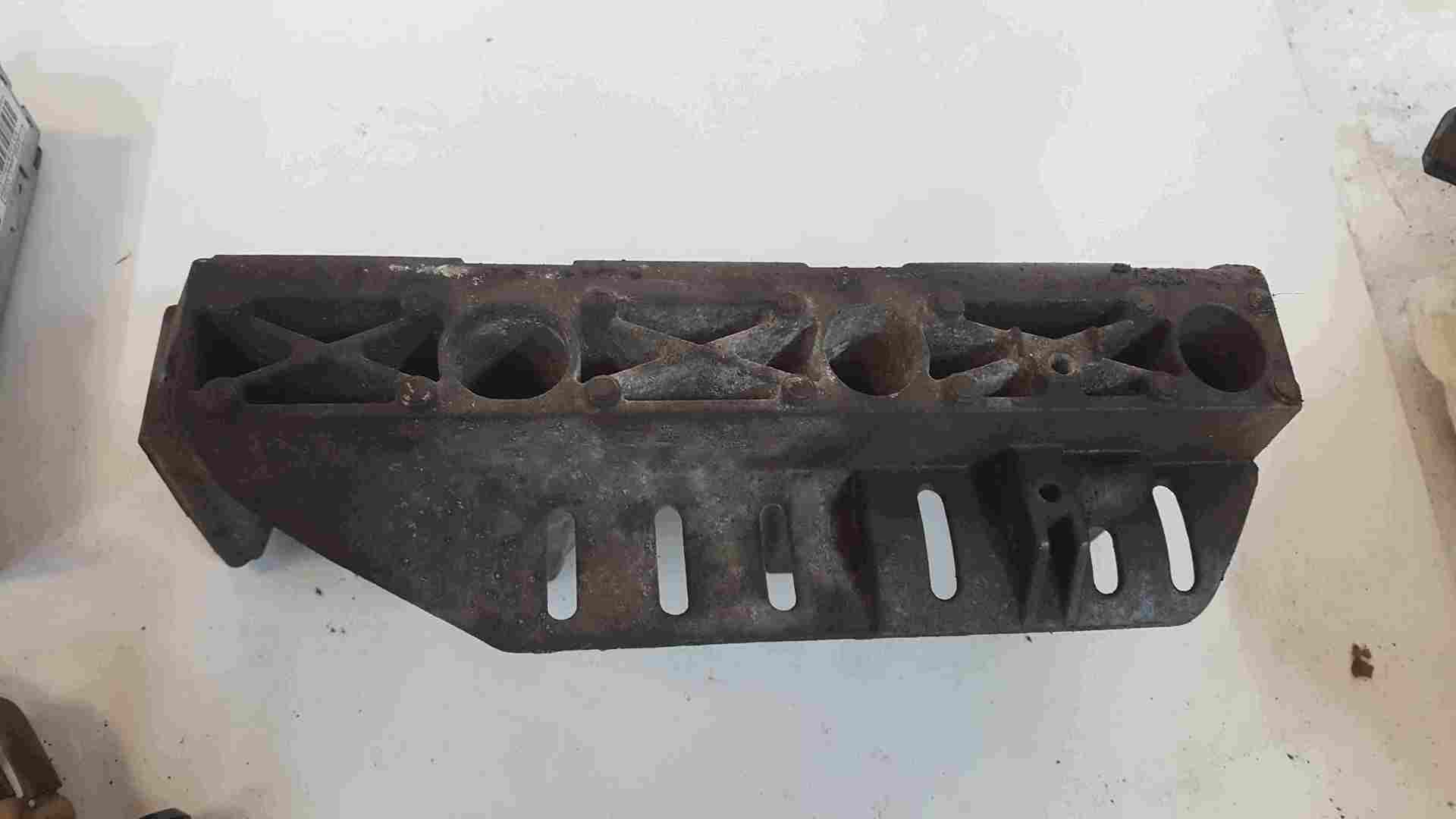 Thumb 2 Renault Clio Sport MK2 2001-2006 172 182 Engine Mount Injector Guard Bracket
