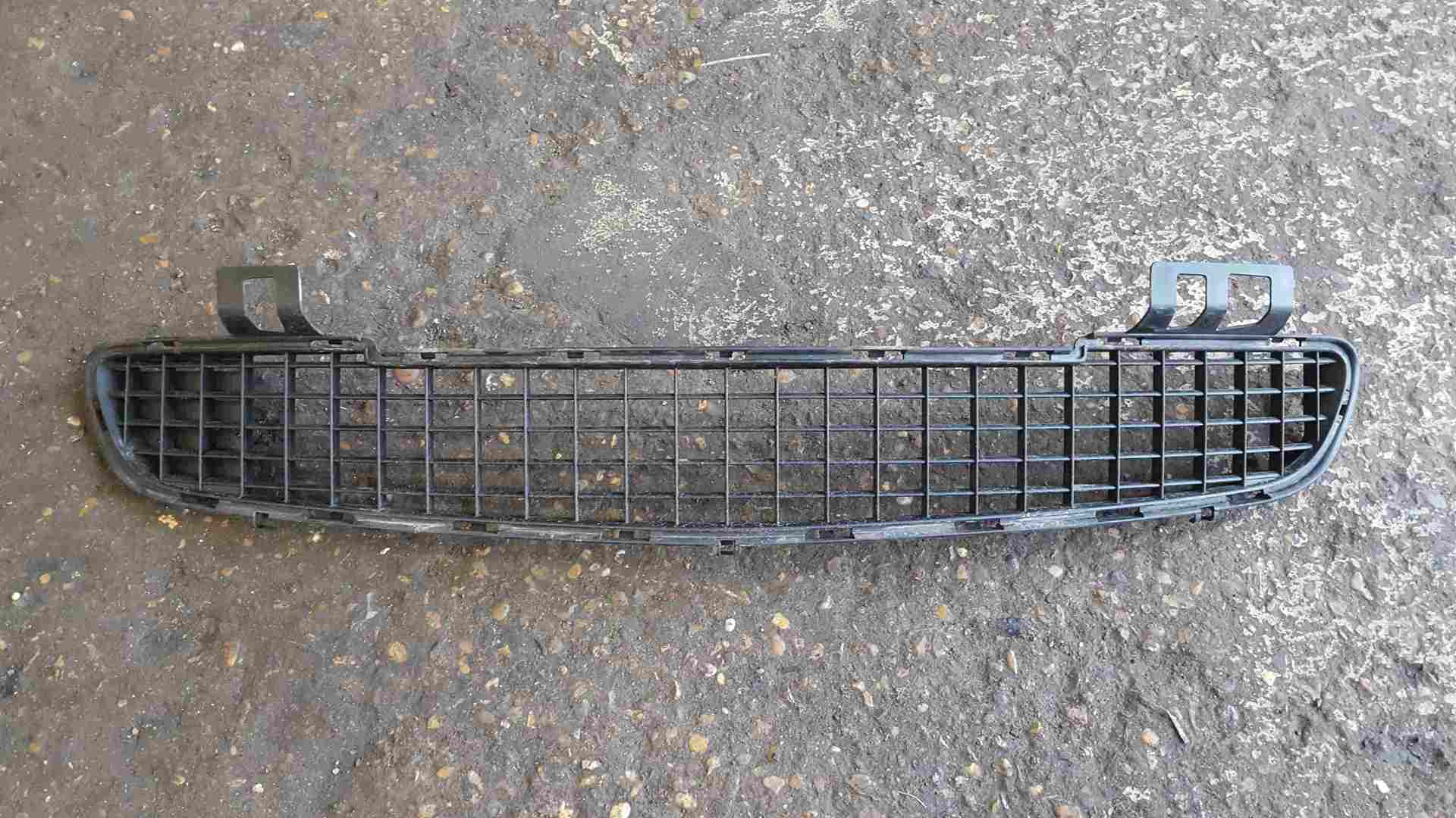 Thumb 2 Renault Clio Sport MK3 2005-2009 197 Front Bumper Bottom Grill Insert