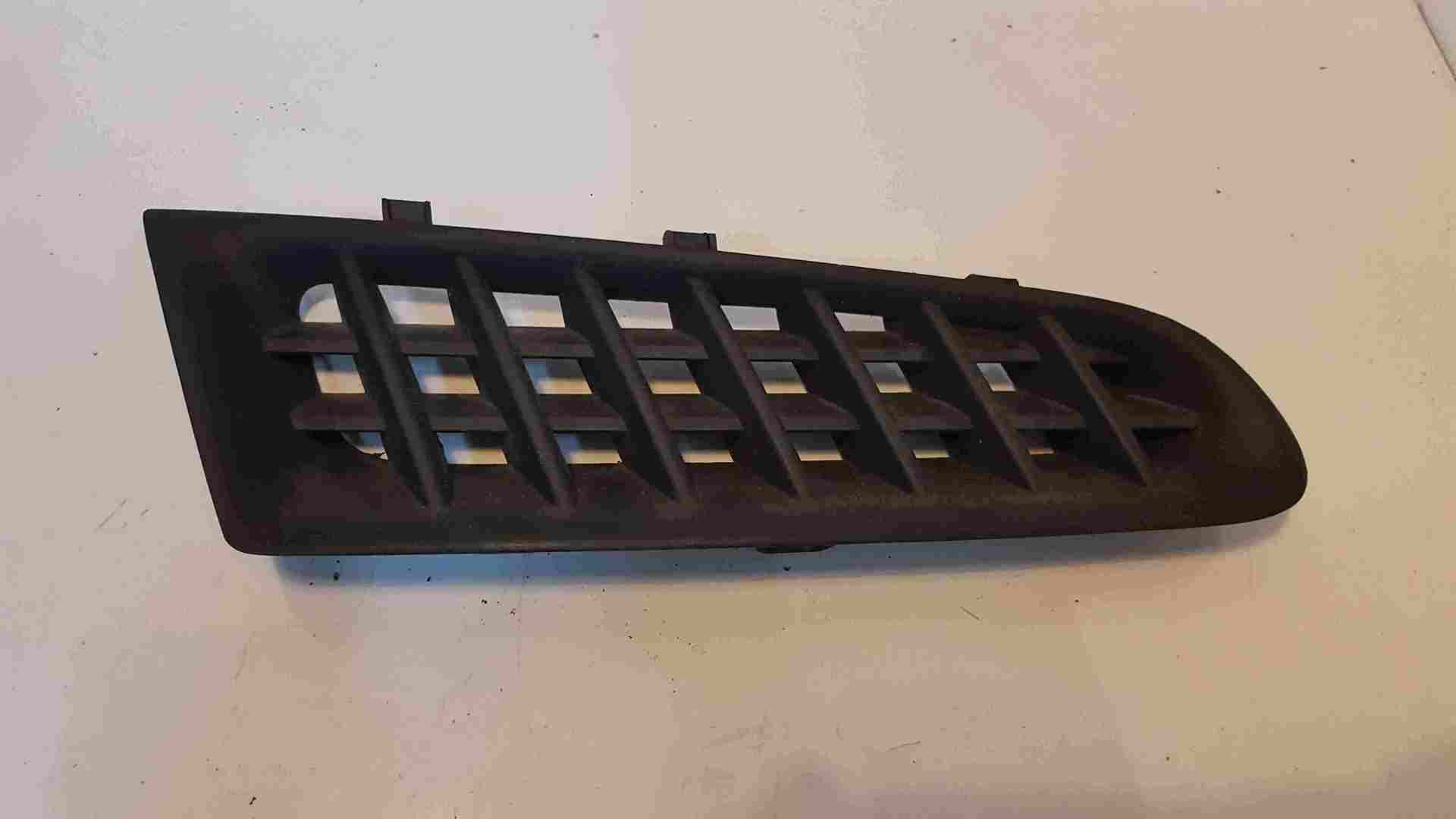 Thumb 2 Renault Clio Sport MK3 2005-2009 197 Passenger NSF Front Bumper Top Grill Grille