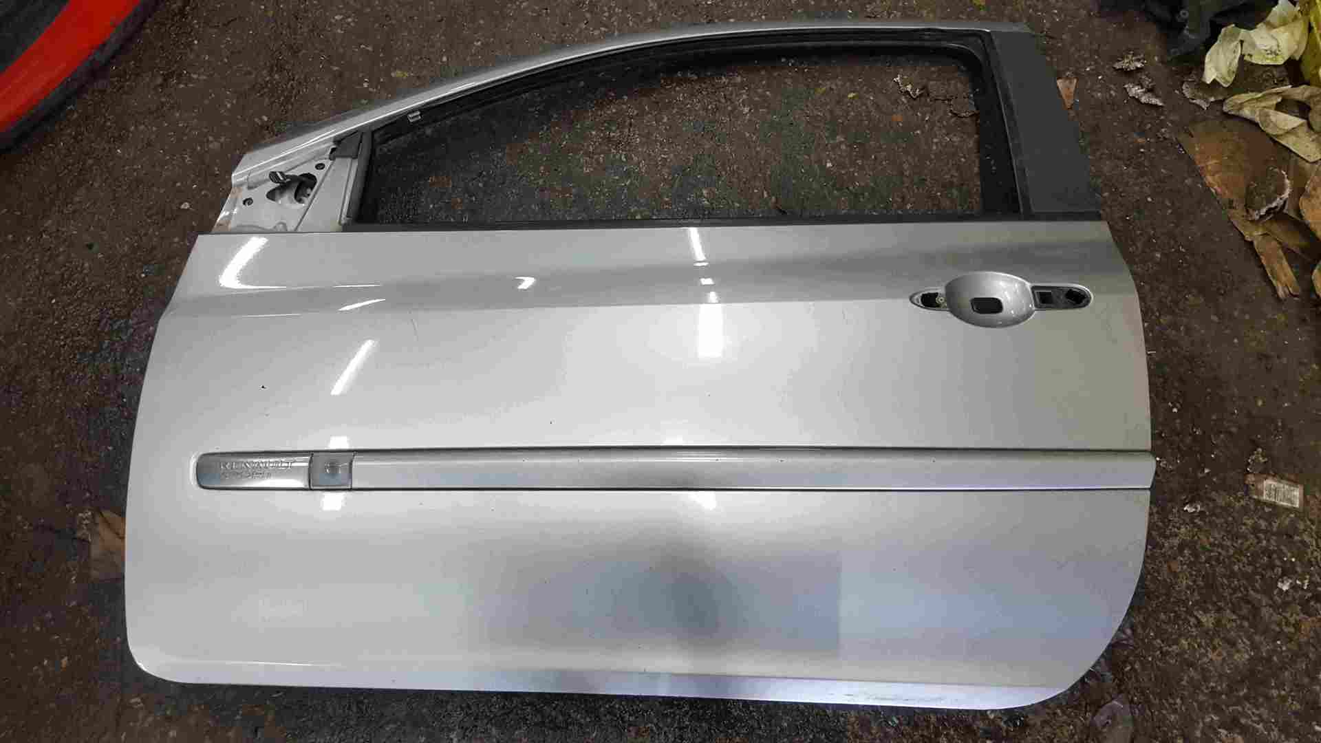 Thumb 3 Renault Clio Sport MK3 2005-2012 197 200 Passenger NSF Front Door Silver TEF60