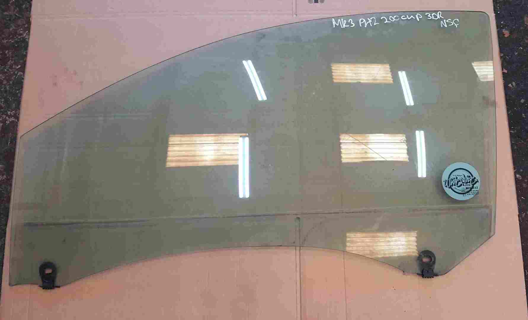 Renault Clio Sport MK3 2005-2012 Passenger NSF Front Window Glass 3dr Tinted