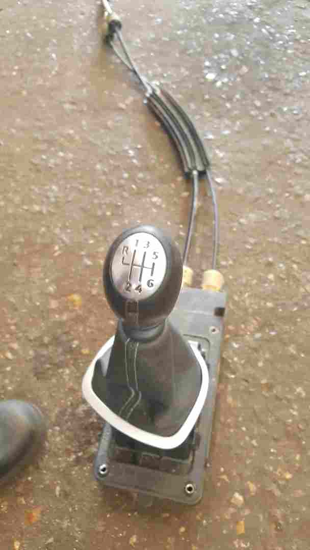Thumb 3 Renault Clio Sport MK3 2005-2012 197 Gearstick Mechanism + Cables 8200739285
