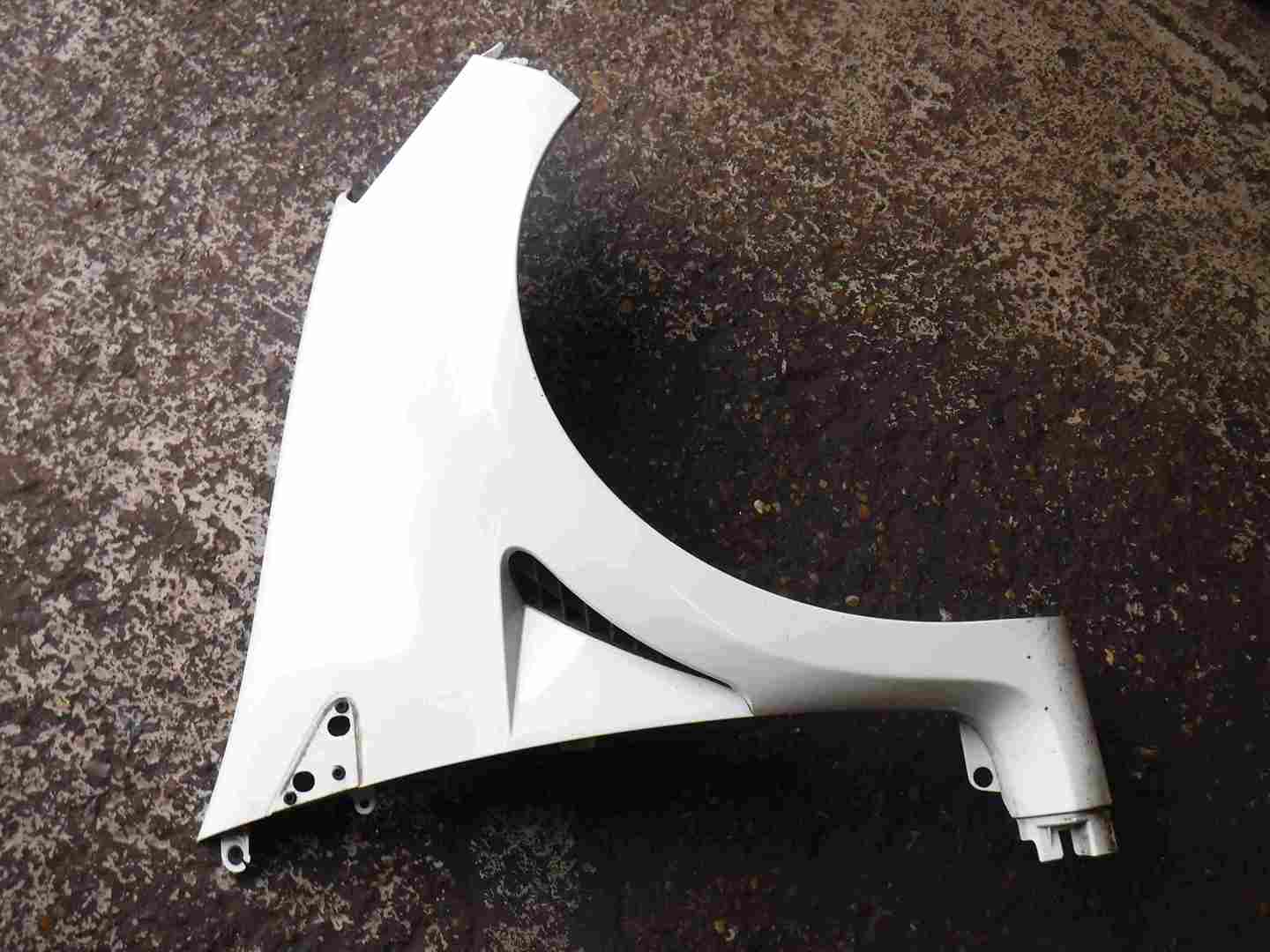 Renault Clio Sport MK3 2005-2012 200 197 Drivers OSF Front Wing White OV369