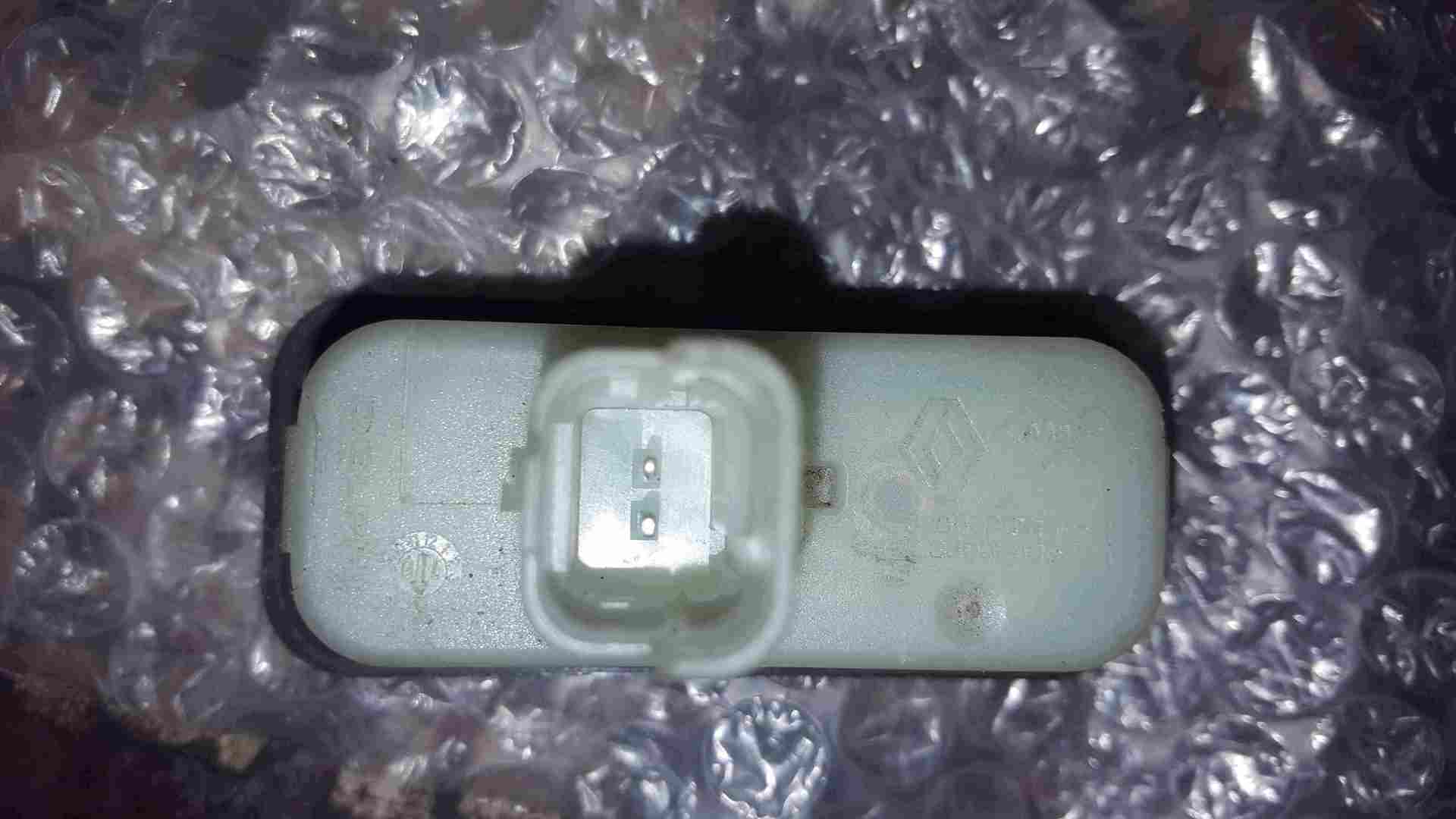 Thumb 3 Renault Clio Sport MK3 2005-2012 Boot Button 8200385515