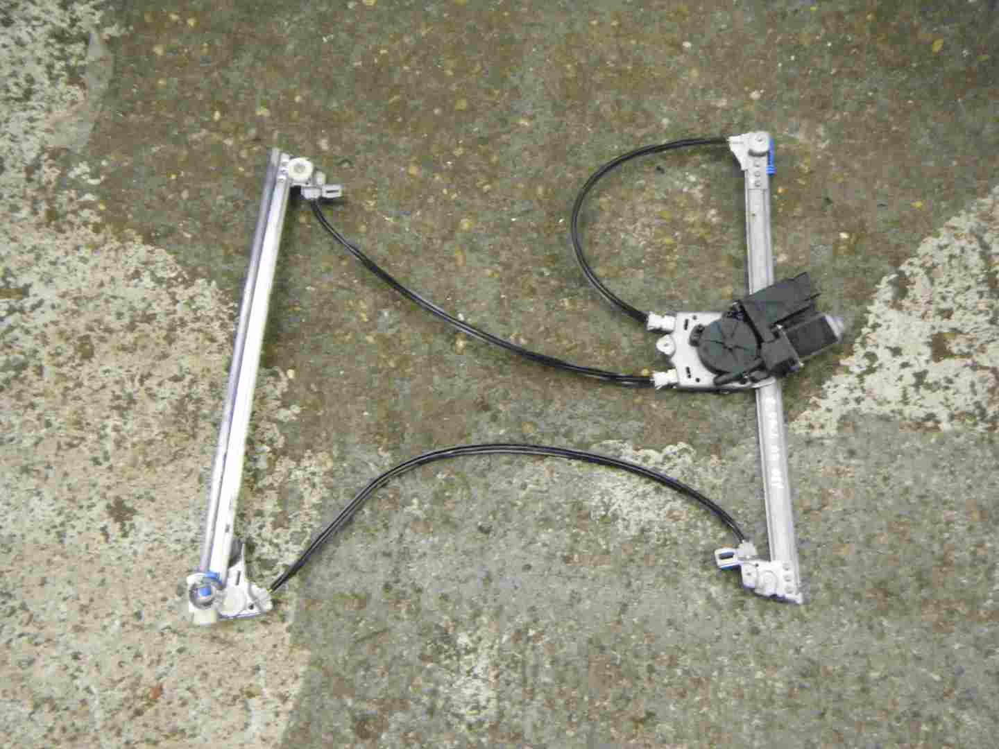 Renault Espace 2002-2013 Drivers OSF Front Window Motor Regulator 6 Pin