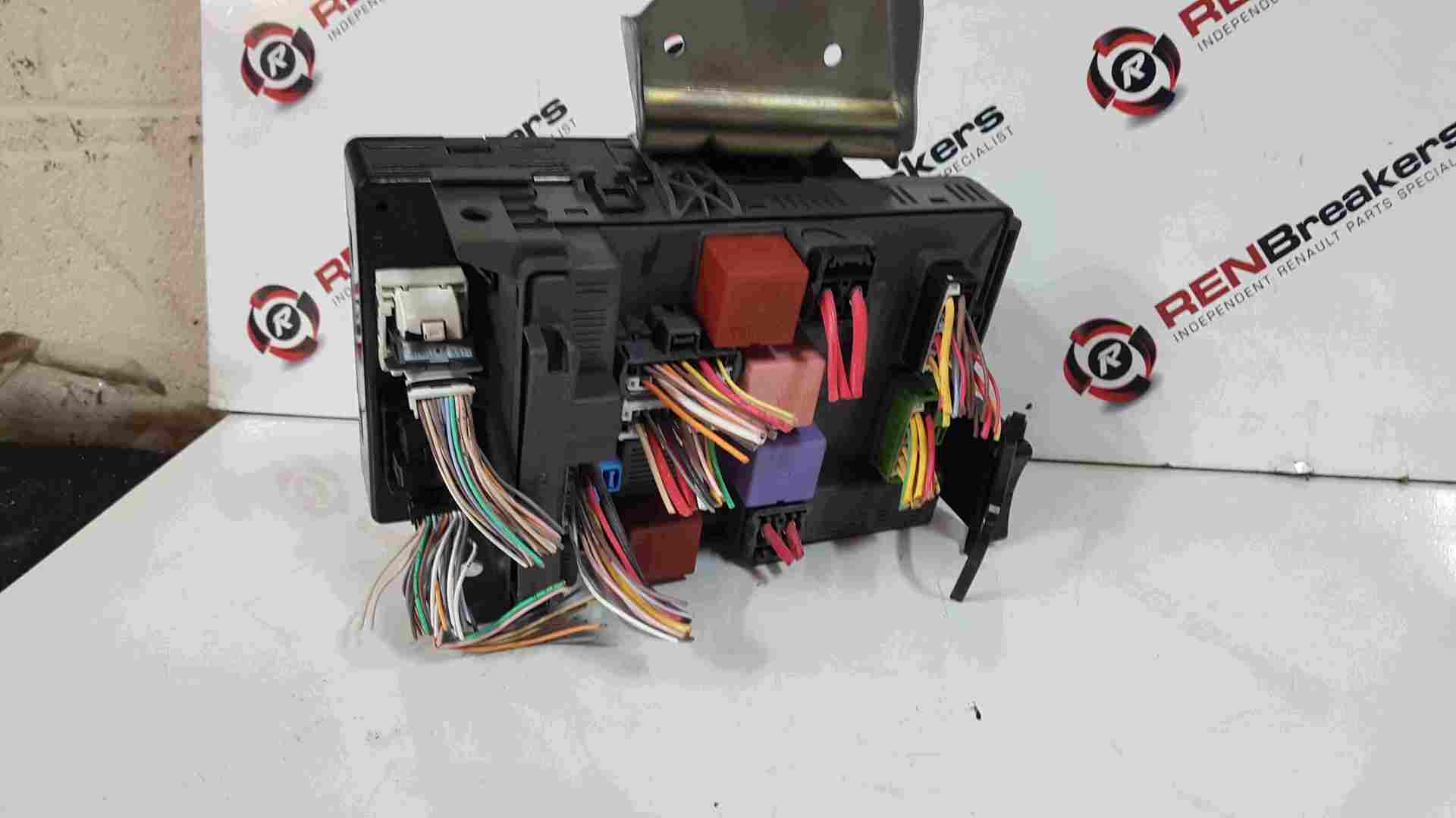Renault Espace 2003-2013 Fuse Box Board 8200660170