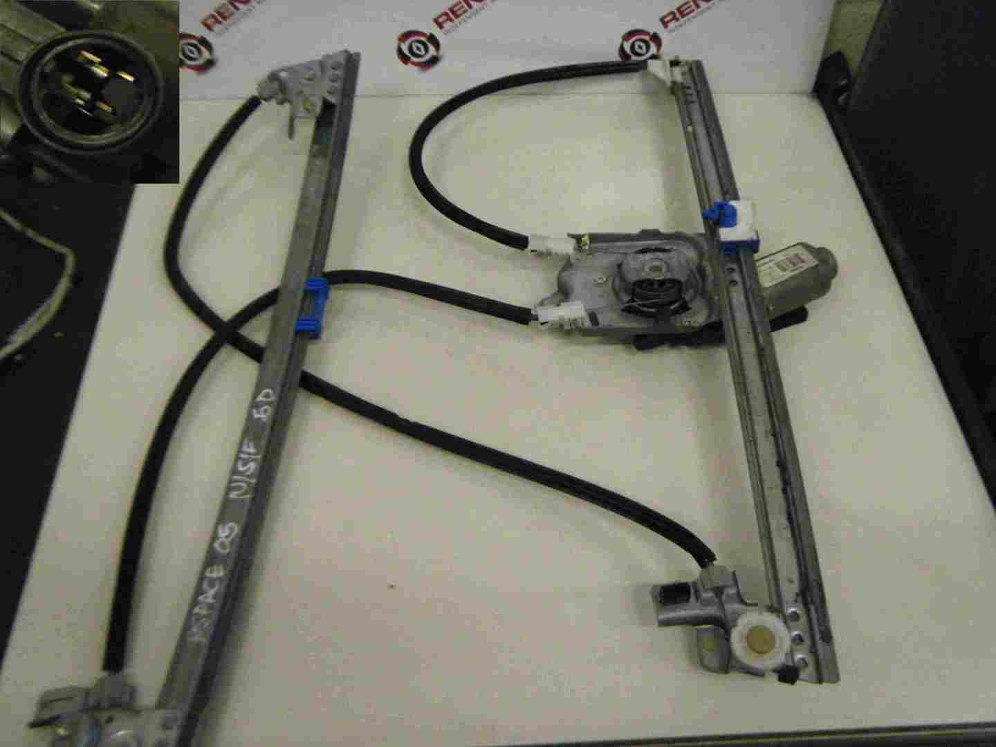 Renault Espace 2003-2013 Passenger NSF Front Window Regulator  Motor 2pin