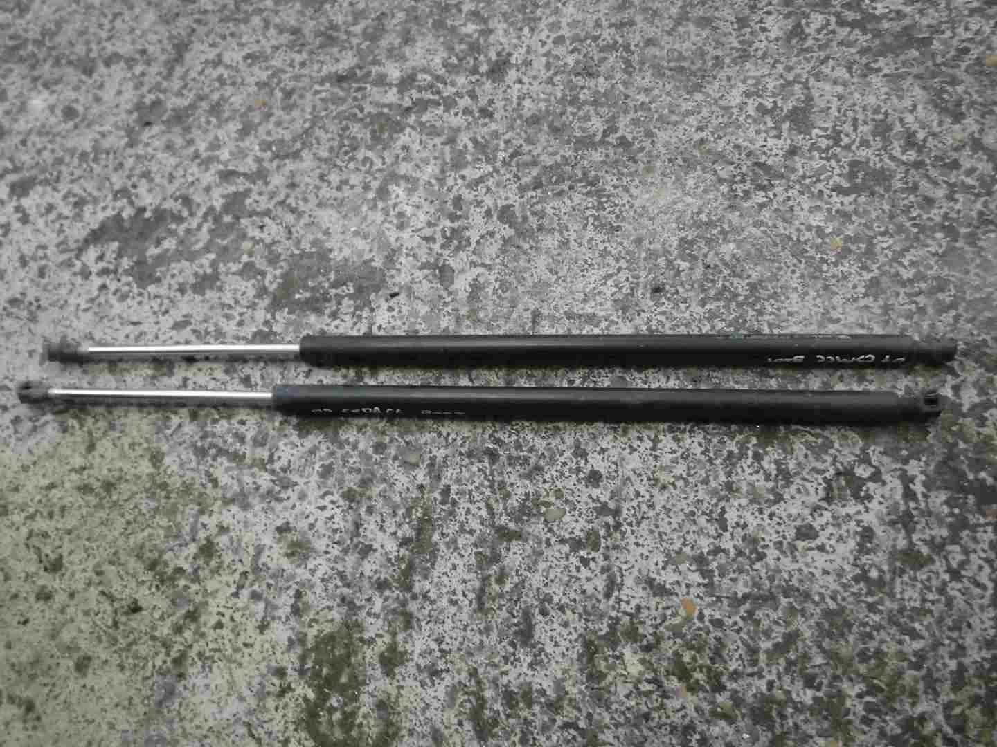 Renault Espace 2003-2013 Tailgate Boot Gas Struts Ram 8200021974 8200021975