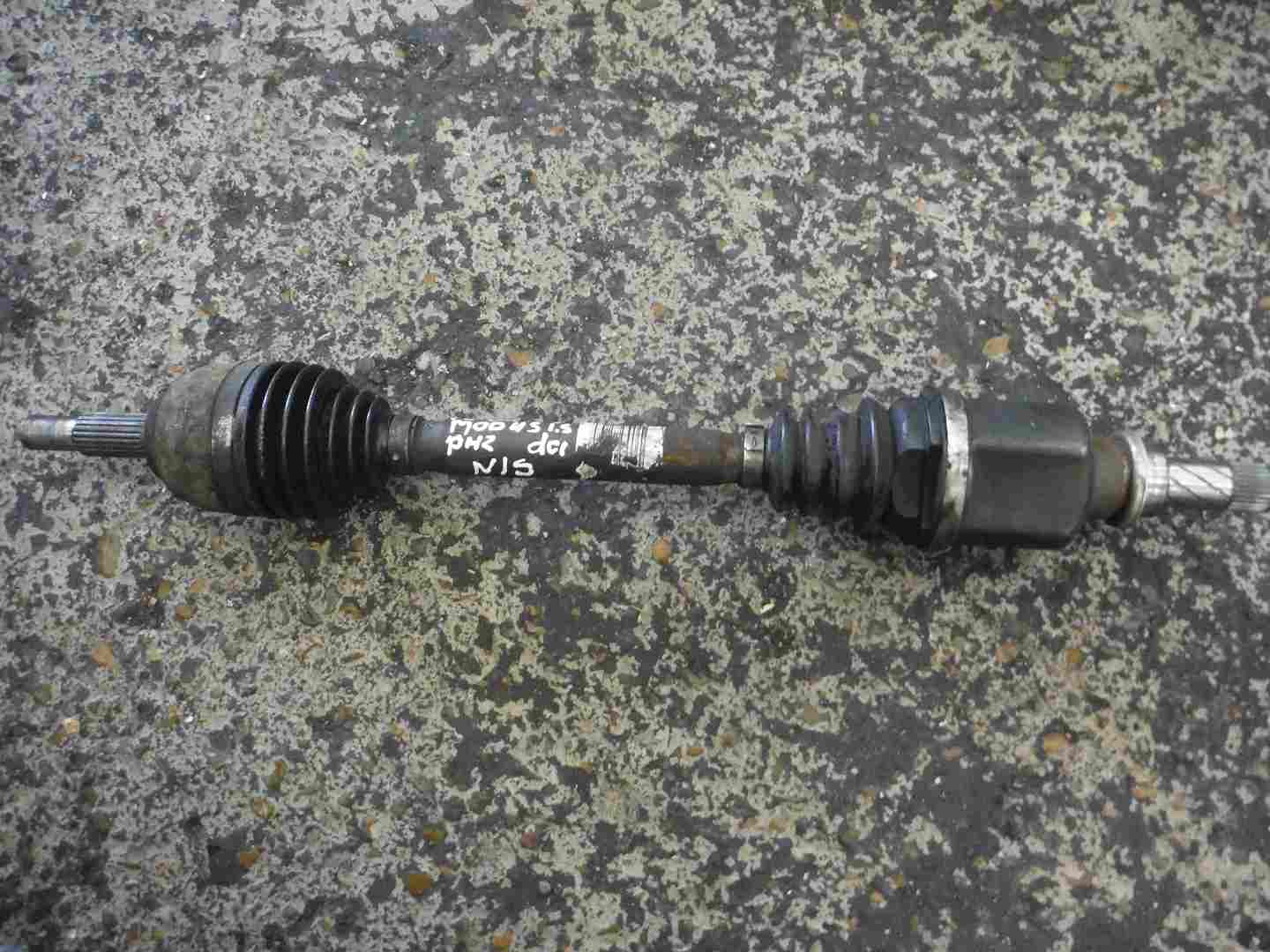 Renault Grand Modus 2008-2012 1.5 dCi Passenger NSF Front Driveshaft 8200499585
