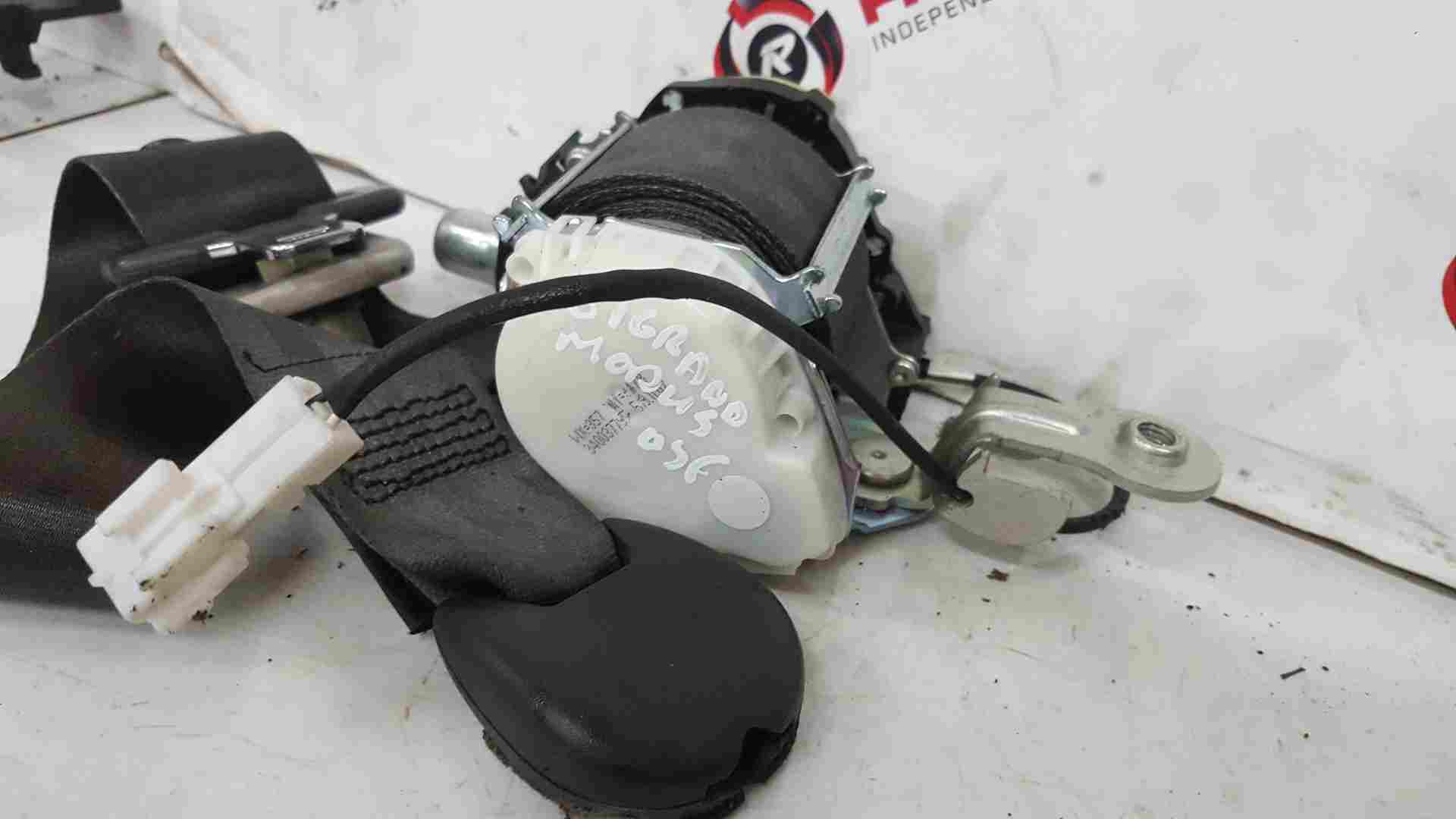 Thumb 4 Renault Grand Modus 2008-2012 Drivers OSF Front Seat Belt White Plug
