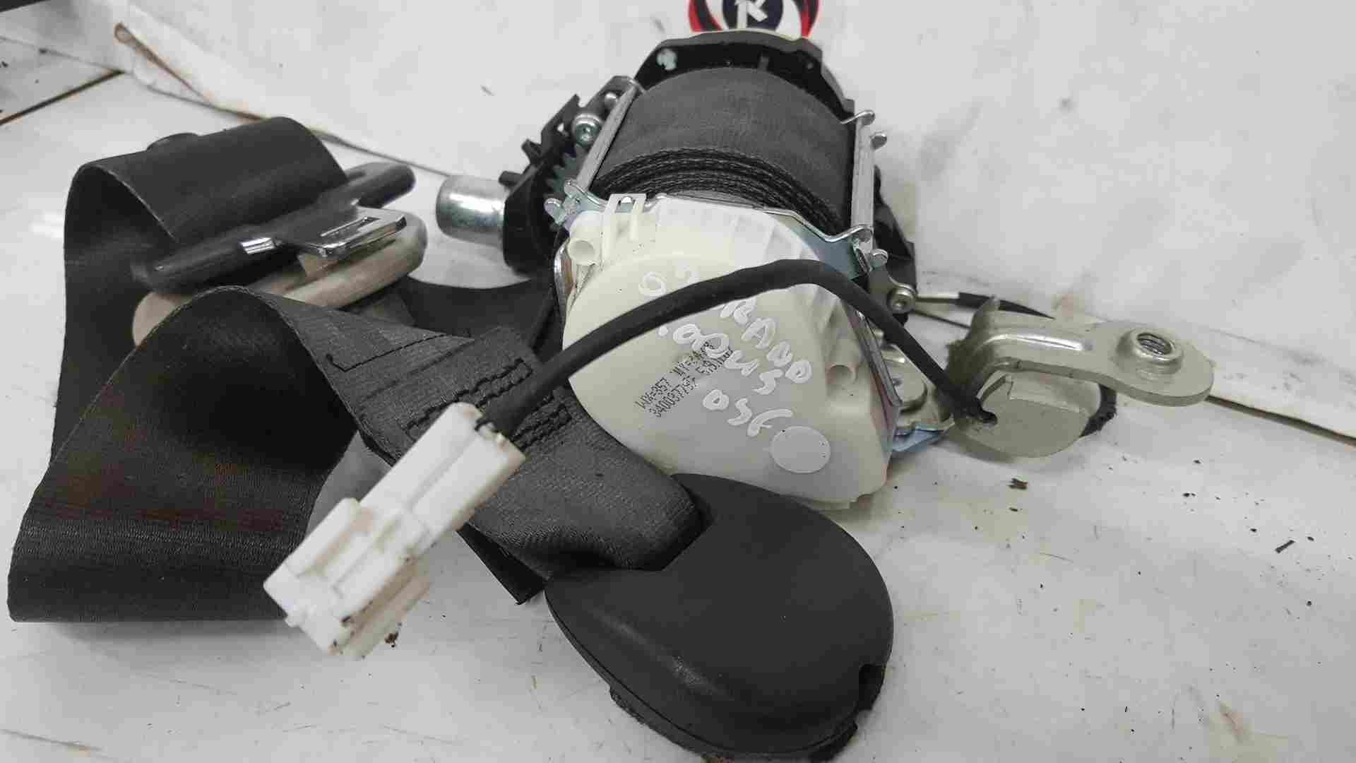 Thumb 3 Renault Grand Modus 2008-2012 Drivers OSF Front Seat Belt White Plug