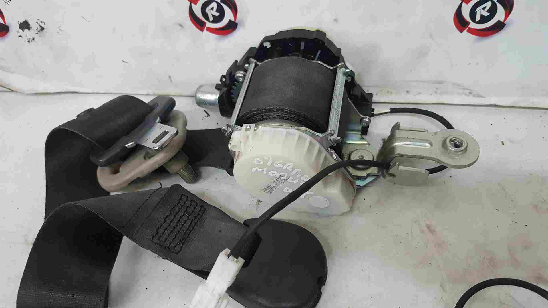 Thumb 2 Renault Grand Modus 2008-2012 Drivers OSF Front Seat Belt White Plug