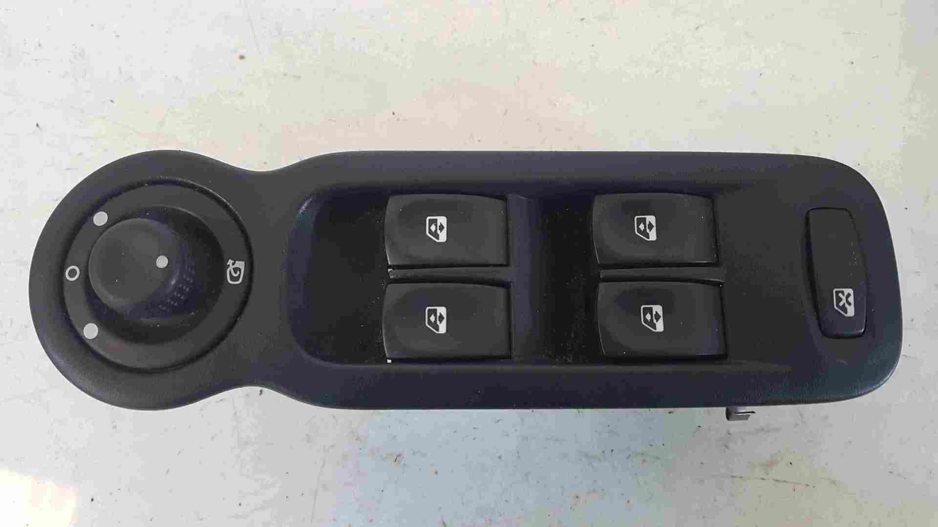 Thumb 2 Renault Grand Modus 2008-2012 Drivers OSF Front Window Switches + Panel