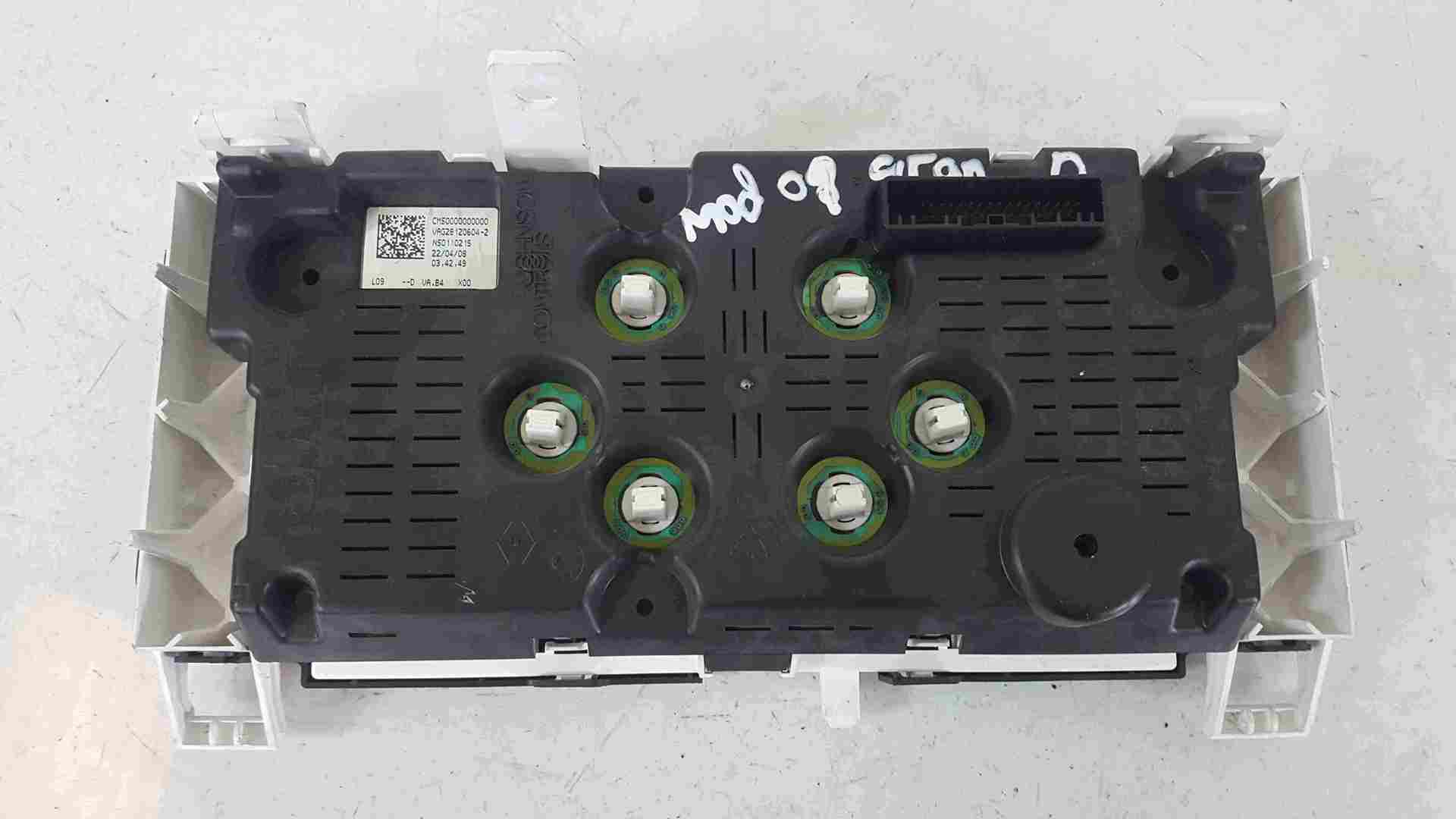 Thumb 3 Renault Grand Modus 2008-2012 Instrument Panel Clocks Cluster Automatic Auto 69K
