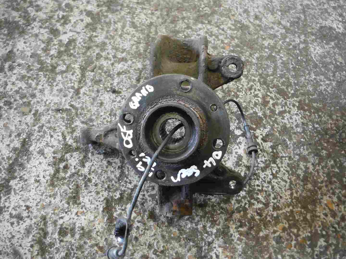 Renault Scenic 2003-2009 1.9 dCi Drivers OSF Front Wheel Hub   ABS Sensor