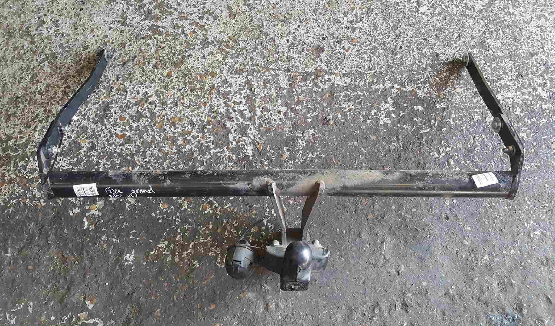 Thumb 3 Renault Grand Scenic MK2 2003-2009 Tow Bar Complete