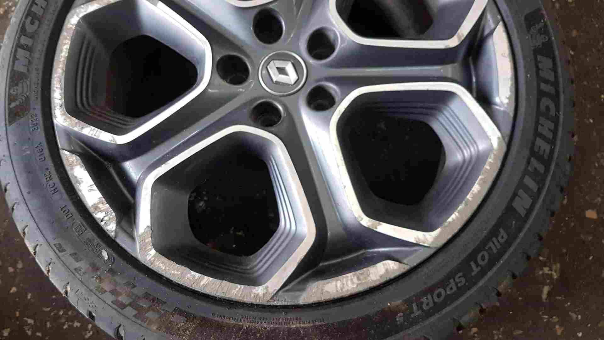 Thumb 7 Renault Kadjar 2015-2018 APPOLLO Alloy Wheel + Michelin 225 45 19 3/5 403007598r