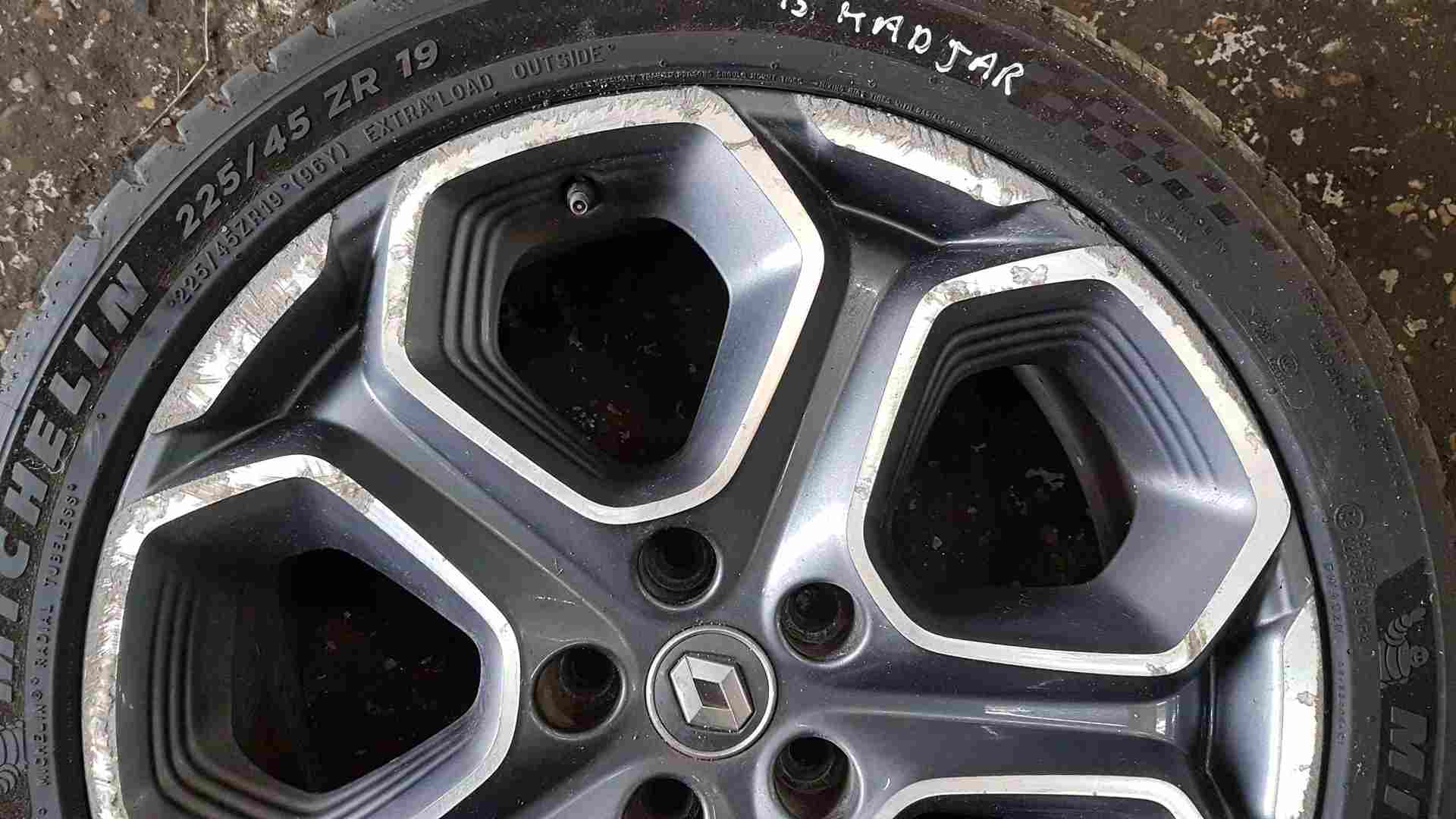 Thumb 6 Renault Kadjar 2015-2018 APPOLLO Alloy Wheel + Michelin 225 45 19 3/5 403007598r