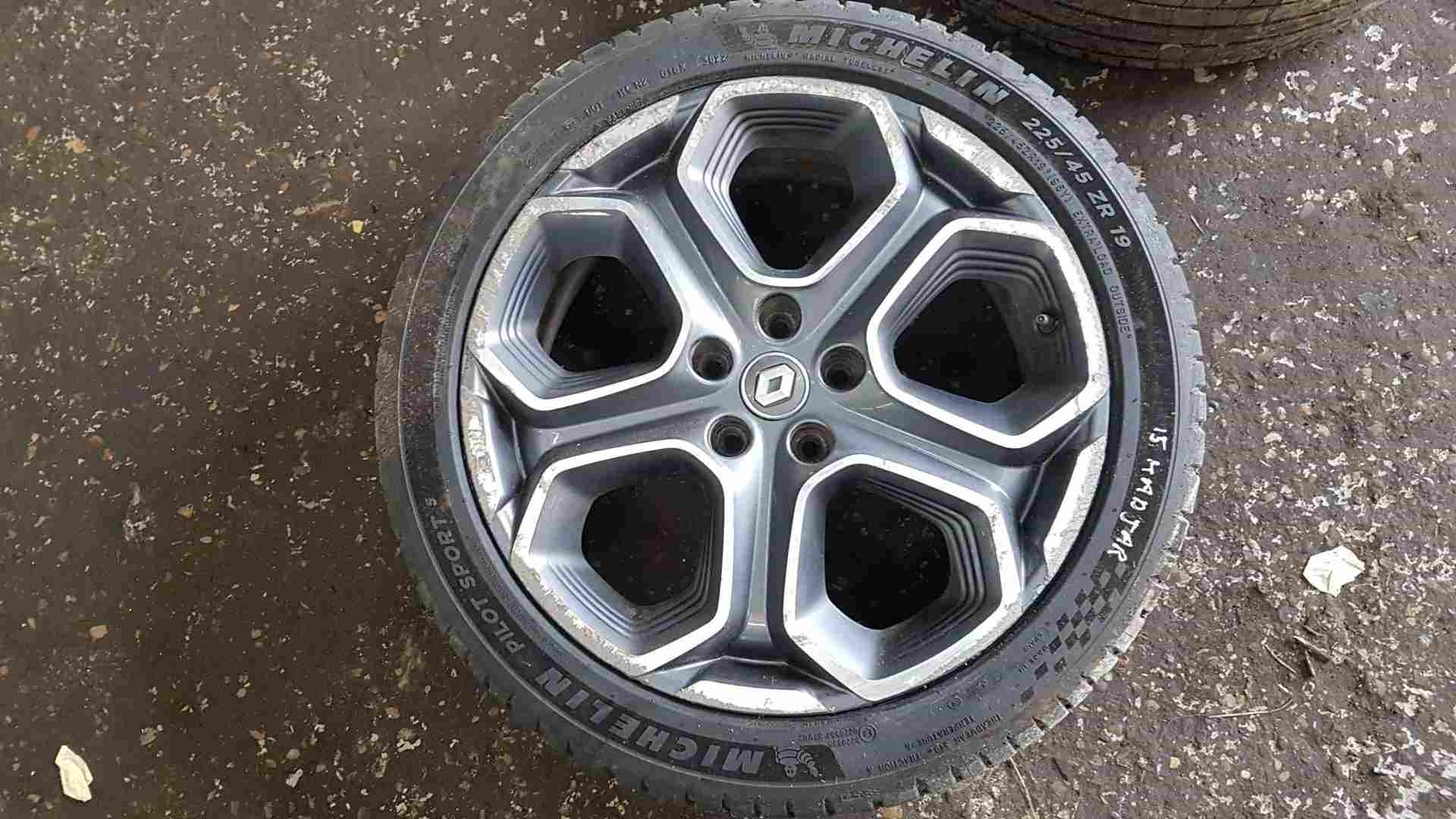 Thumb 2 Renault Kadjar 2015-2018 APPOLLO Alloy Wheel + Michelin 225 45 19 3/5 403007598r