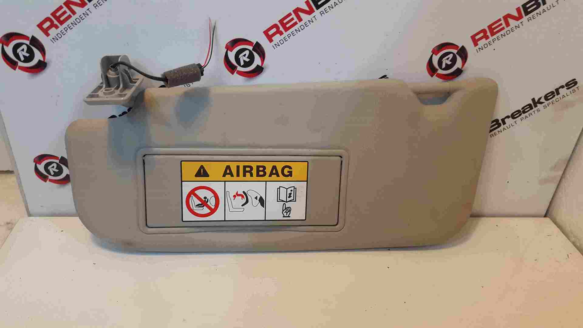 Thumb 3 Renault Kadjar 2015-2018 Passenger NS Sun Visor