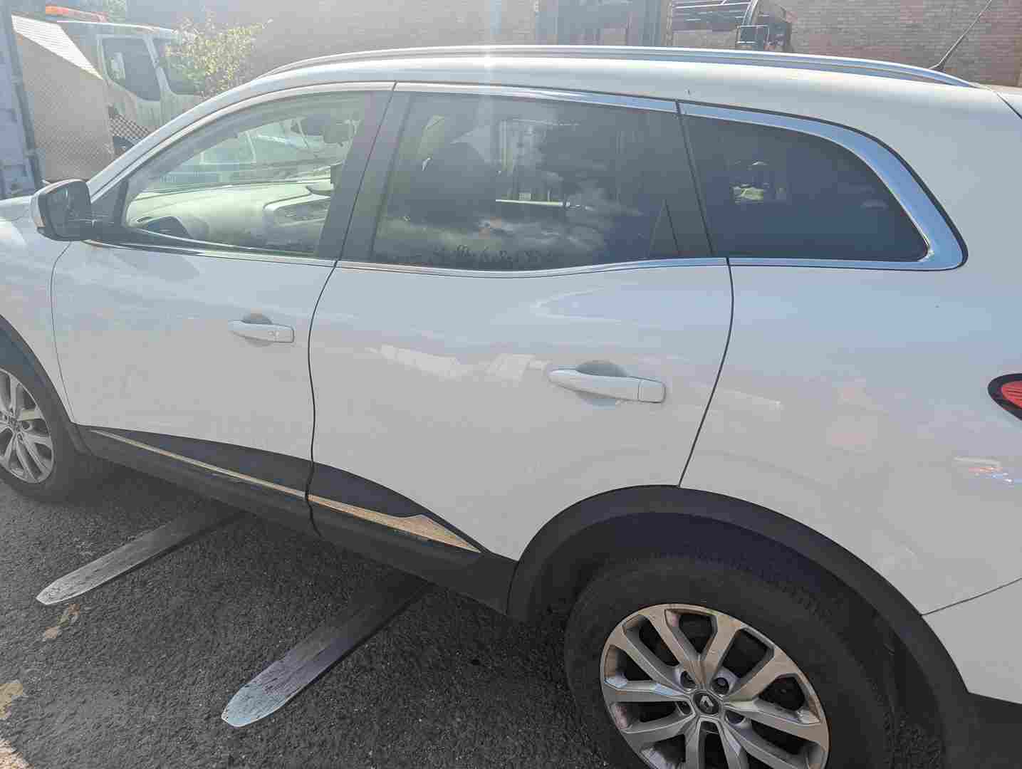 Thumb 4 Renault Kadjar 2015-2021 Passenger NSr Rear Door White Ov369
