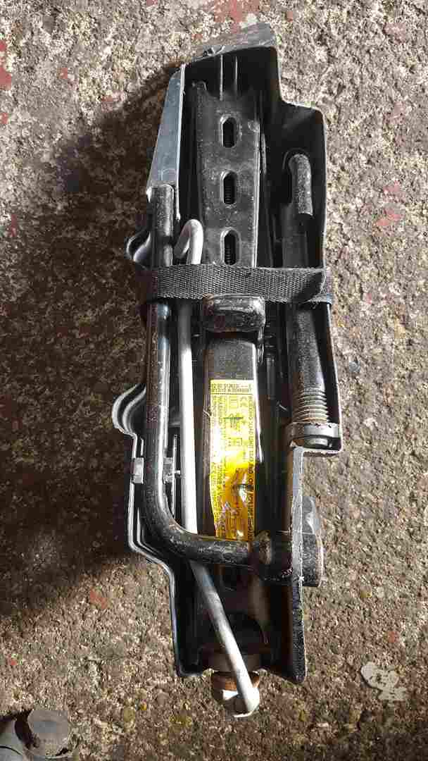 Thumb 5 Renault Kangoo 2007-2013 Jack SET Kit 8200513623
