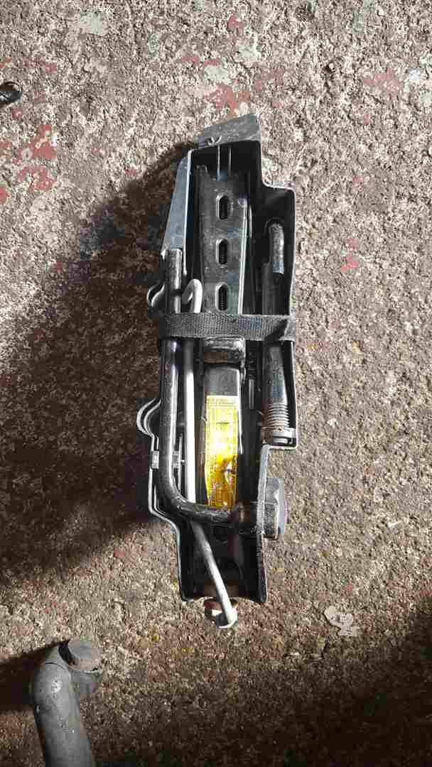 Thumb 6 Renault Kangoo 2007-2013 Jack SET Kit 8200513623