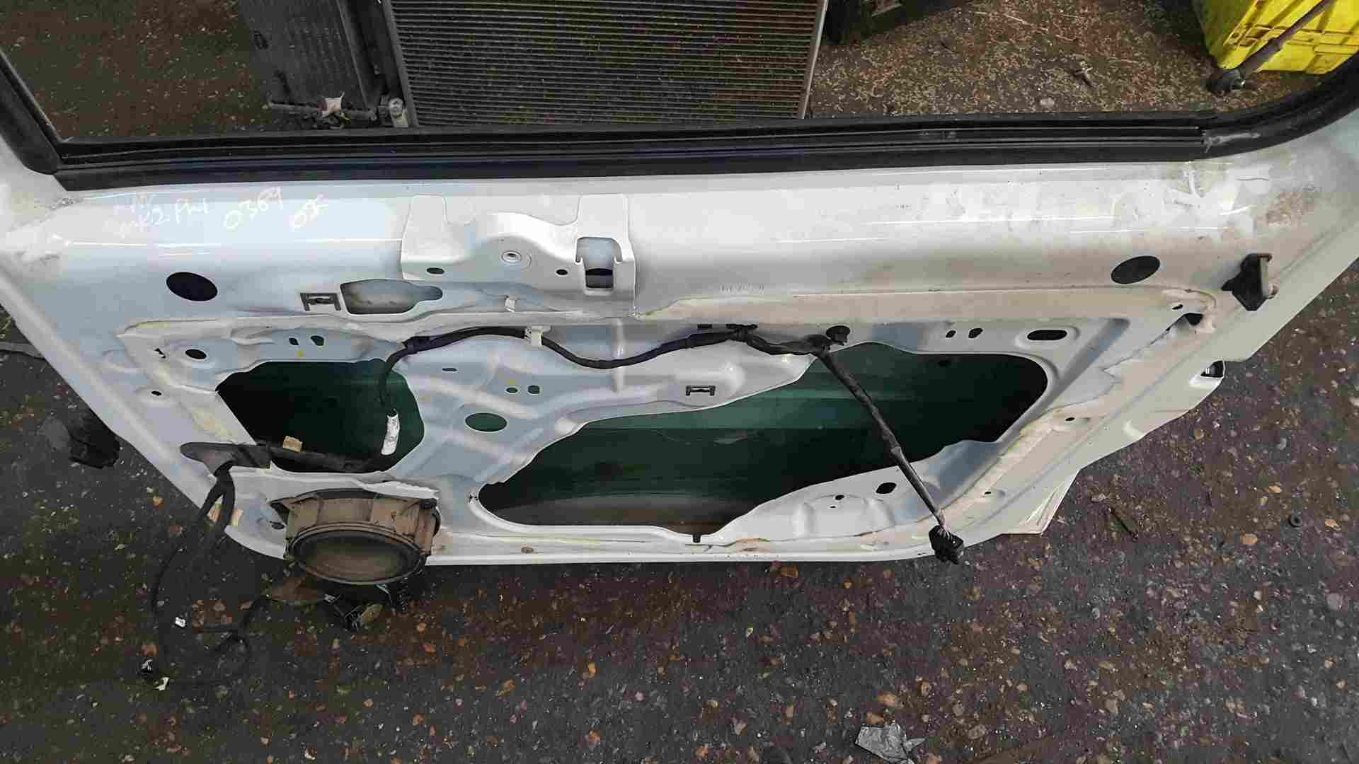 Thumb 3 Renault Kangoo 2007-2017 Drivers OSF Front Door White O389