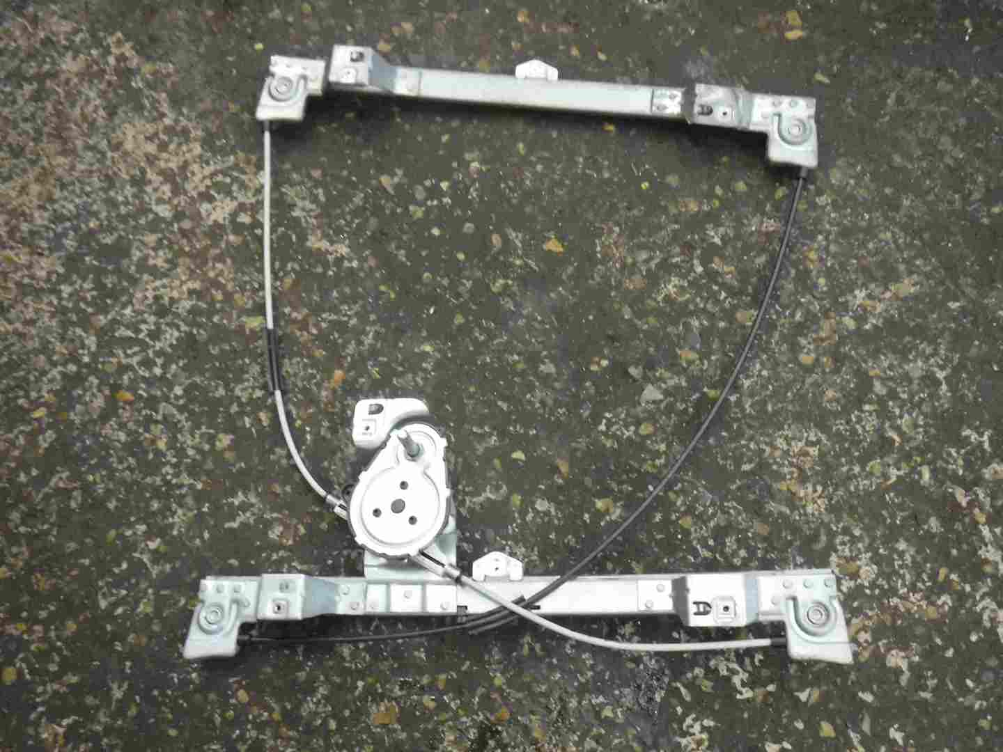 Renault Kangoo 2007-2017 Drivers OSF Front Window Regulator Manual