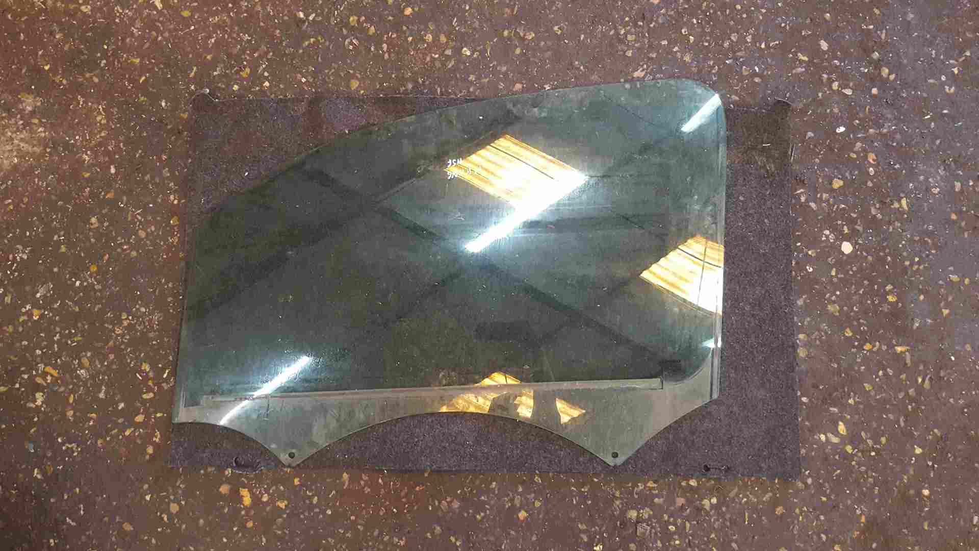 Thumb 2 Renault Kangoo 2007-2017 Passenger NSF Front Window Glass
