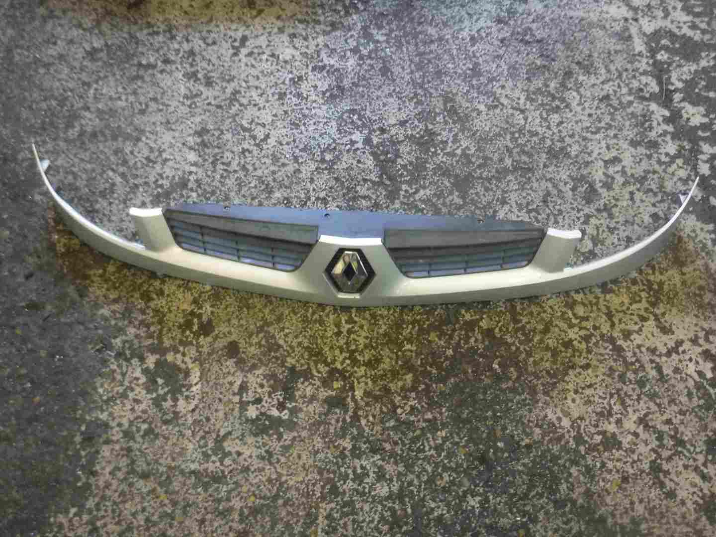 Renault Kangoo MPV 2003-2007 Front Bumper Grill Grille Silver TEB64 000