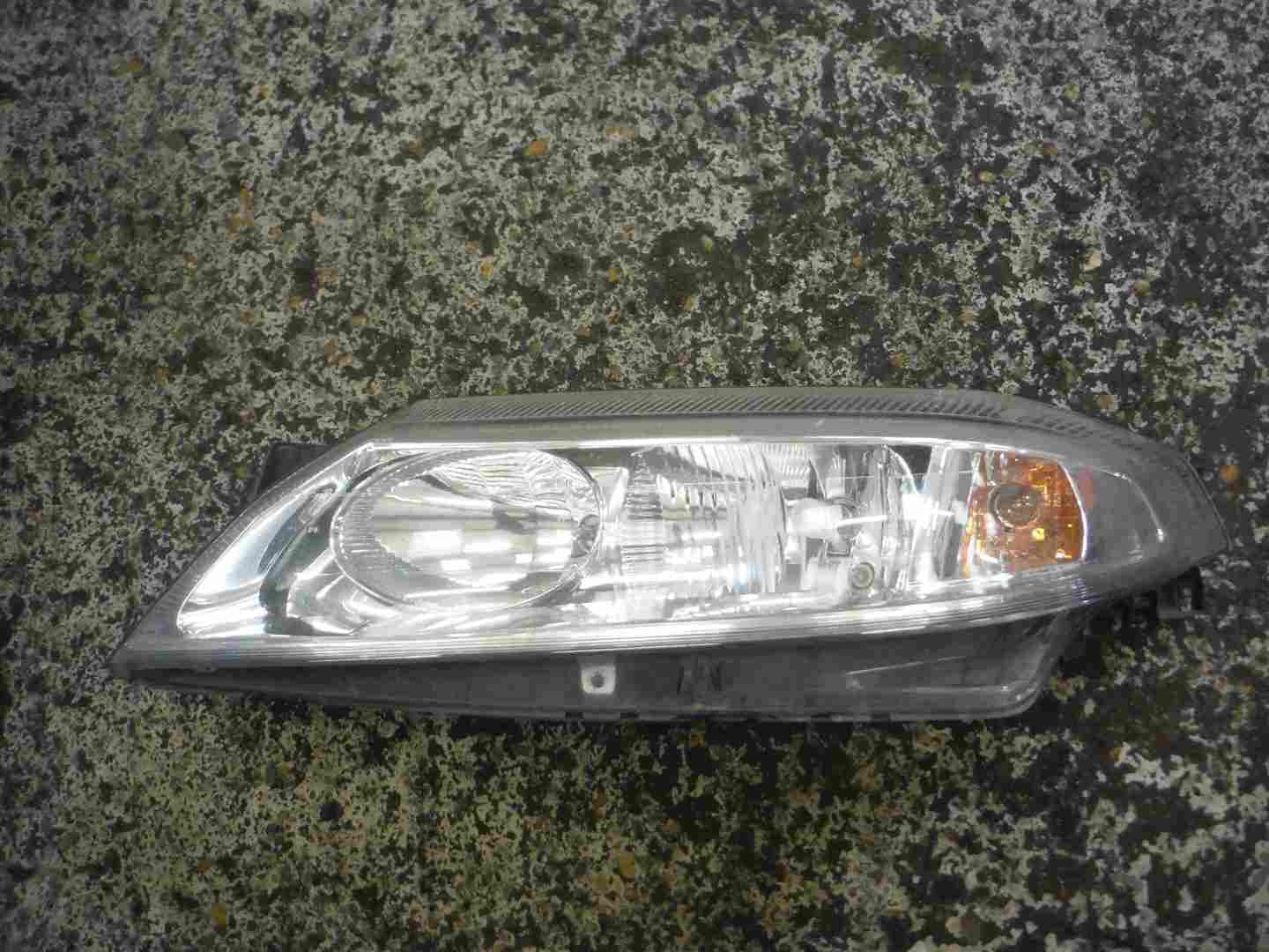 Renault Laguna 2001-2005 Passenger NSF Front Headlight Lens 8200002846