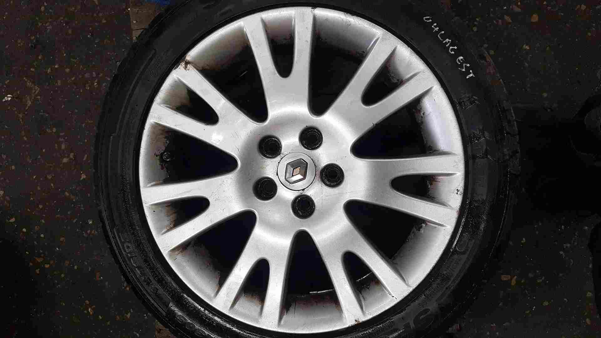 Renault Laguna 2001-2005 Silverstone Alloy Wheel + Tyre 215 50 17 7Mm Tread 3/5