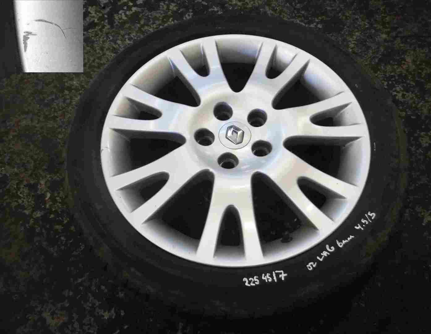 Renault Laguna 2001-2005 Silverstone Alloy Wheel + Tyre 225 45 17 6mm Tread