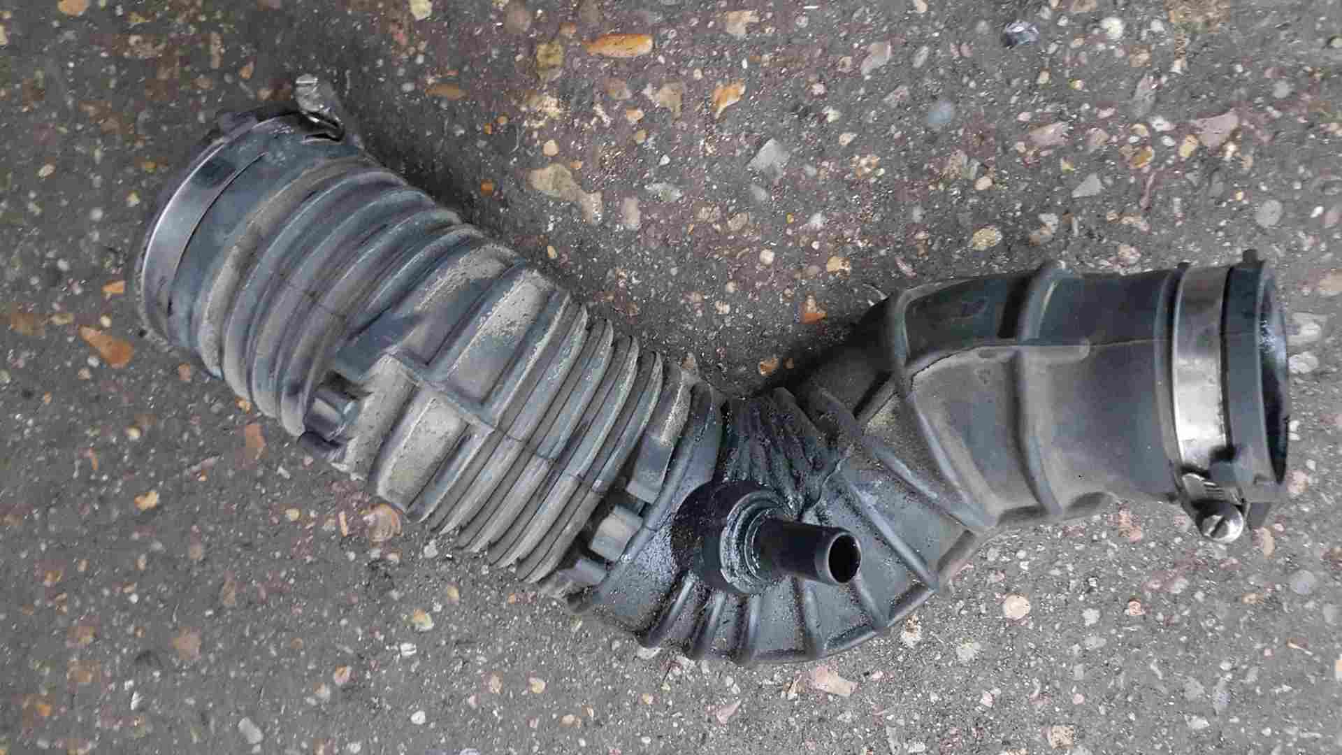 Thumb 2 Renault Laguna 2005-2007 2.0 DCi Air Intake Pipe 8200714810
