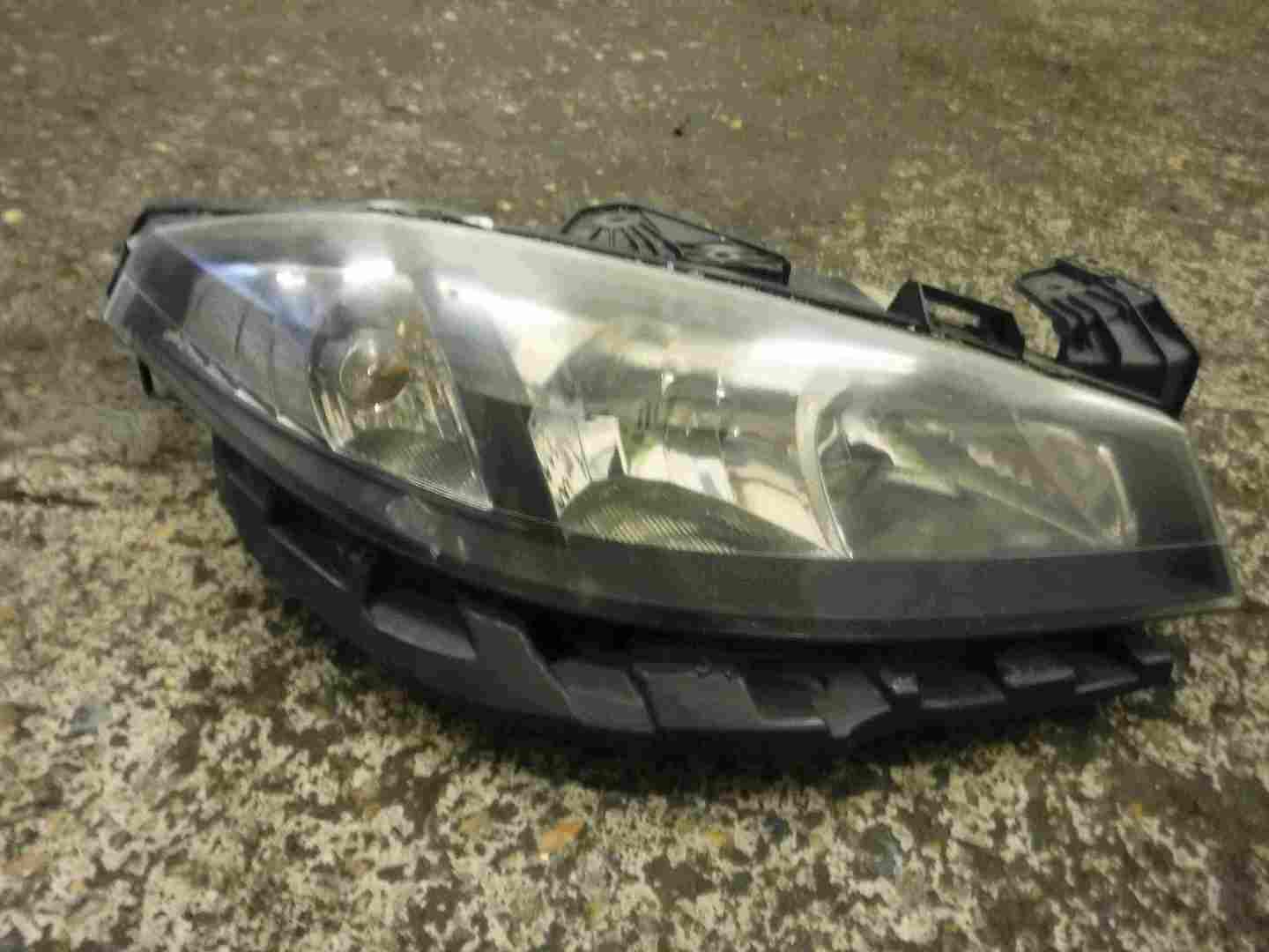 Renault Laguna 2005-2007 Drivers OSF Front Headlight Lens 8200481199