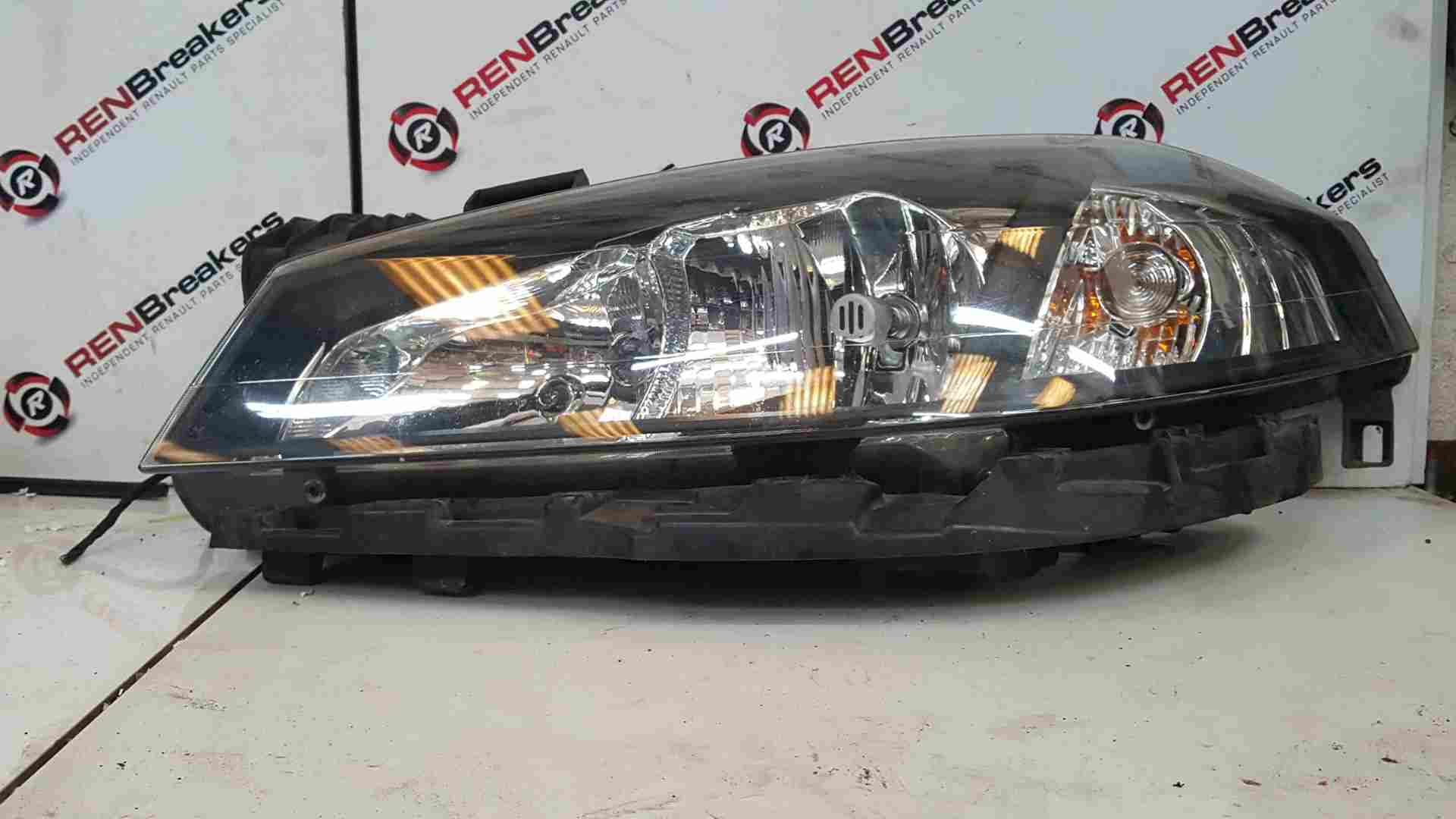 Renault Laguna 2005-2007 Passenger NSF Front Headlight FACELIFT 7701061670