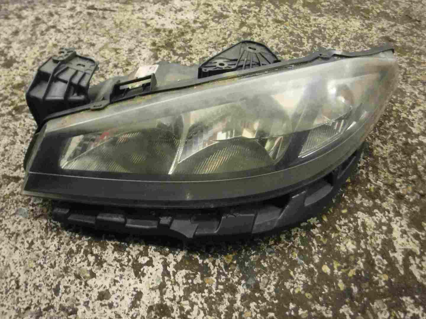 Renault Laguna 2005-2007 Passenger NSF Front Headlight Lens 8200481198