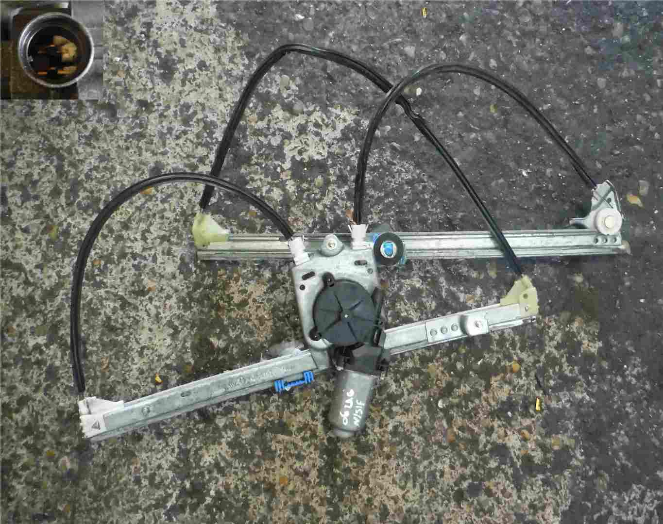 Renault Laguna 2005-2007 Passenger NSF Front Window Motor  Regulator 2pin