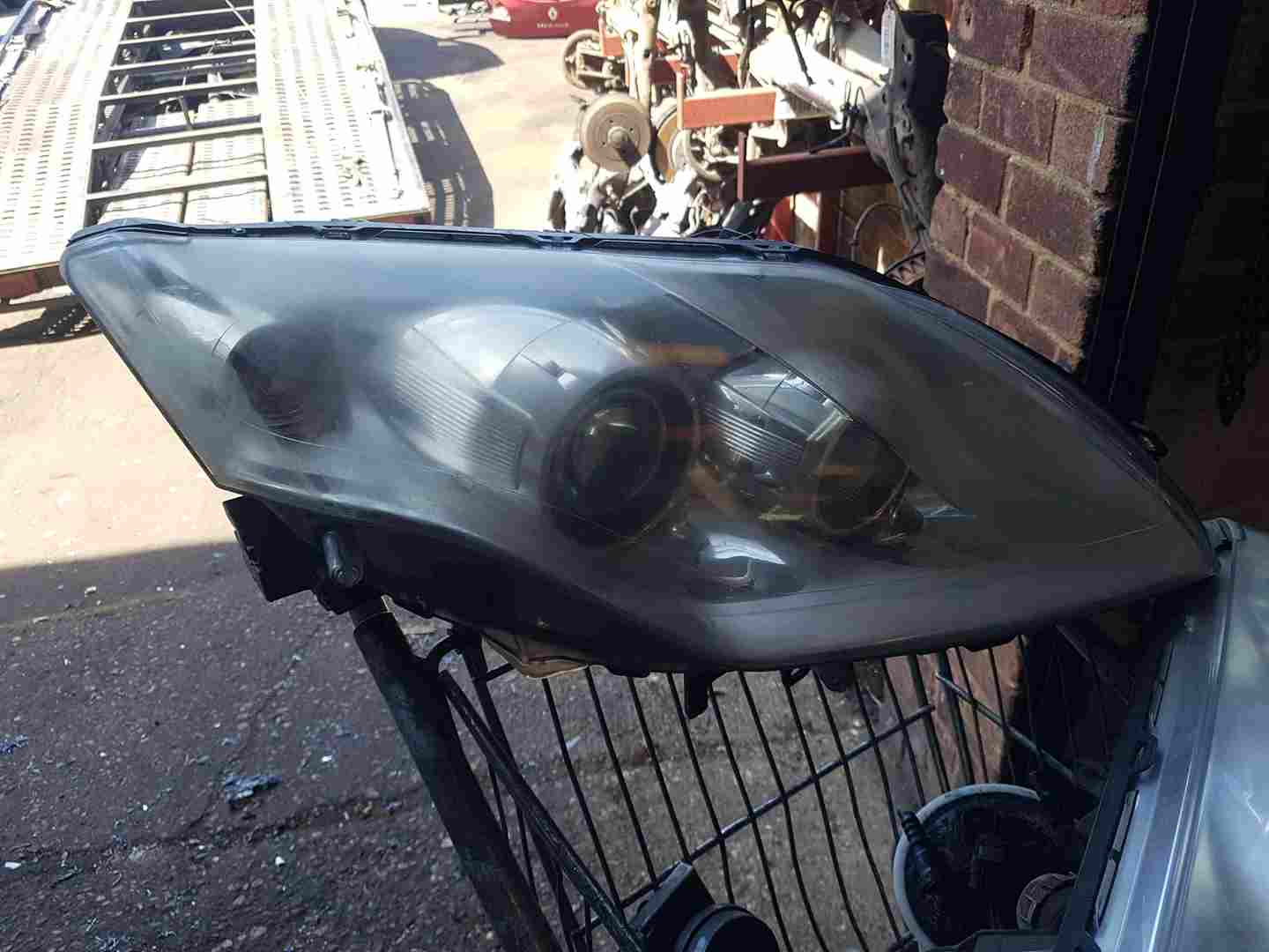 Thumb 2 Renault Laguna Estate MK3 2007-2010 Drivers OSF Front Headlight 260100034R
