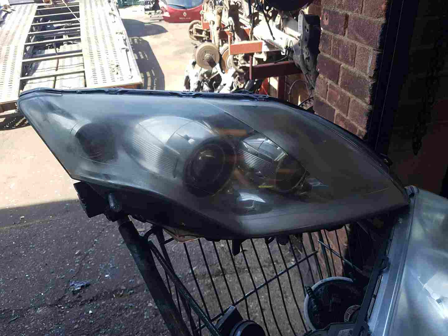 Thumb 3 Renault Laguna Estate MK3 2007-2010 Drivers OSF Front Headlight 260100034R