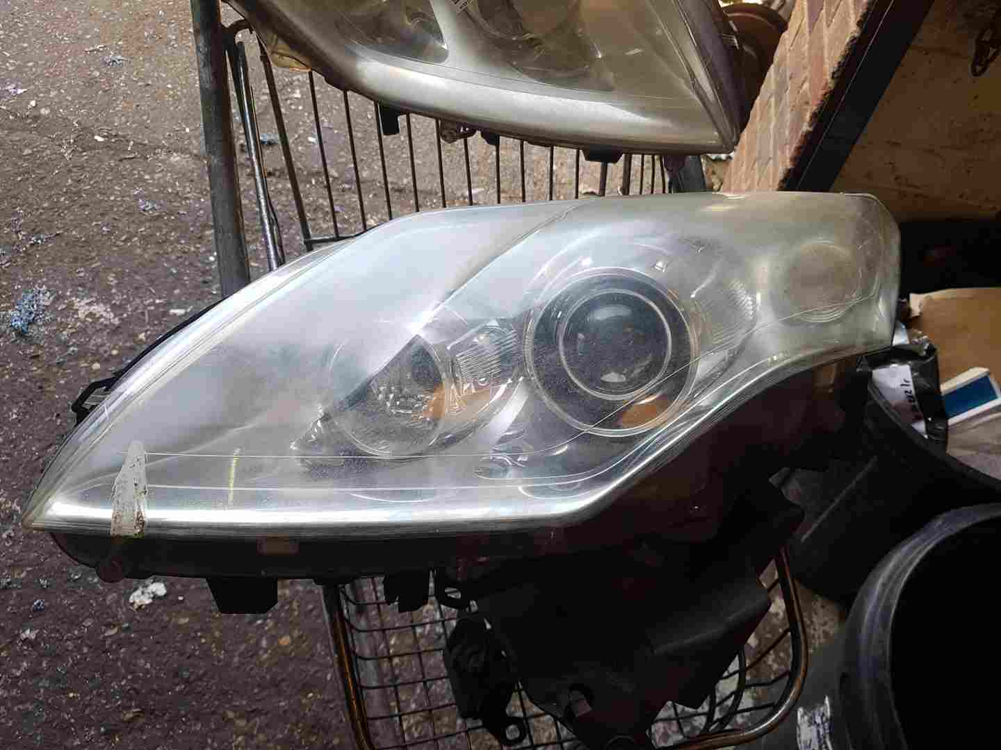 Thumb 3 Renault Laguna Estate MK3 2007-2010 Passenger NSF Front Headlight 260100034R