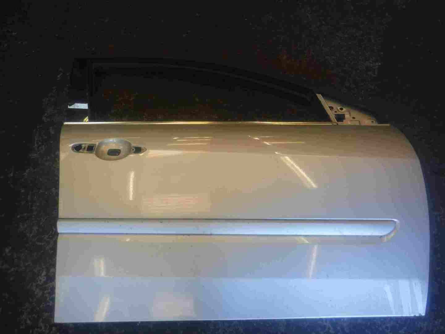 Renault Laguna Estate MK3 2007-2012 Drivers OSF Front Door Silver TED69