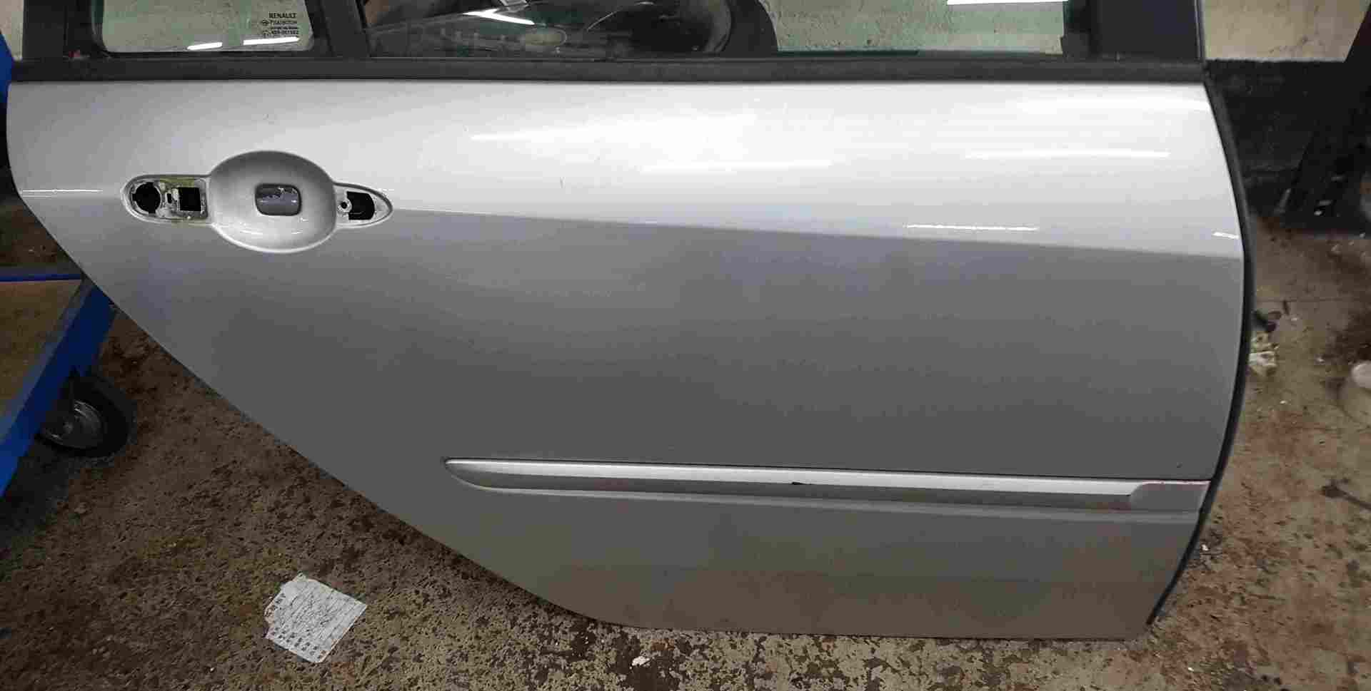 Thumb 3 Renault Laguna Estate MK3 2007-2012 Drivers OSR Rear Door Silver TED69