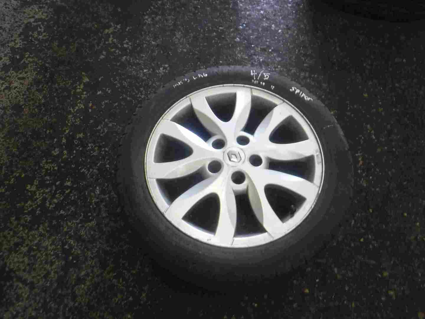 Renault Laguna MK3 2007-2012 Spider Alloy Wheel 4/5   Tyre 215 50 17 6mm 8200589047
