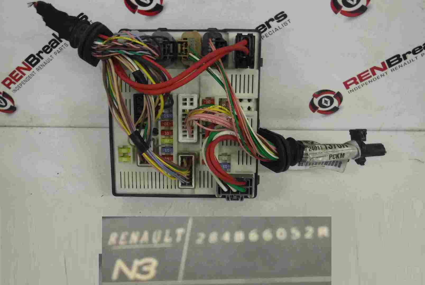 Renault Laguna MK3 2007-2012 Under Bonnet Fuse Box UPC 284B66052R