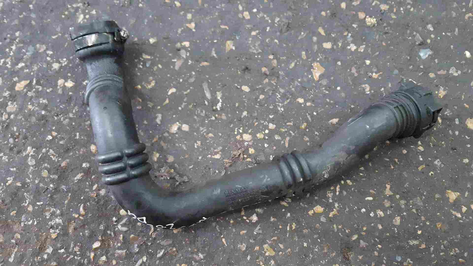 Renault Laguna MK3 2010-2012 2.0 DCI Intercooler AIR Intake Pipe 8200551943