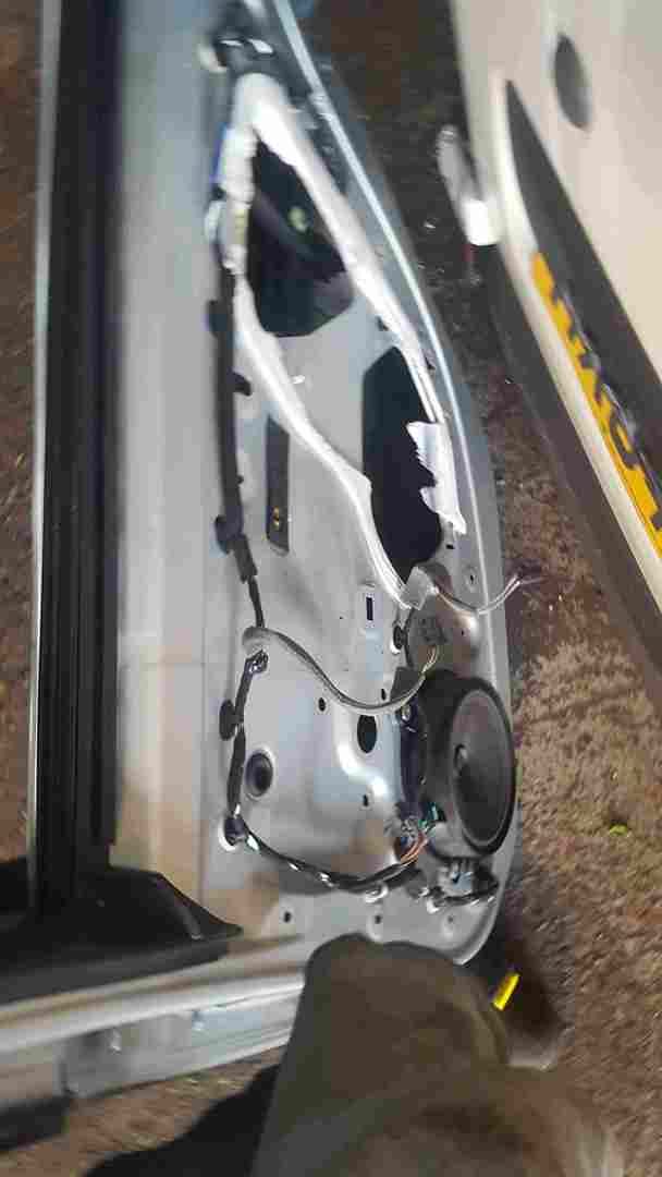 Thumb 2 Renault Laguna MK3 Hatch 2007-2012 Drivers OSR Rear Door Silver TED69