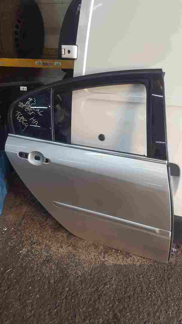 Thumb 3 Renault Laguna MK3 Hatch 2007-2012 Drivers OSR Rear Door Silver TED69